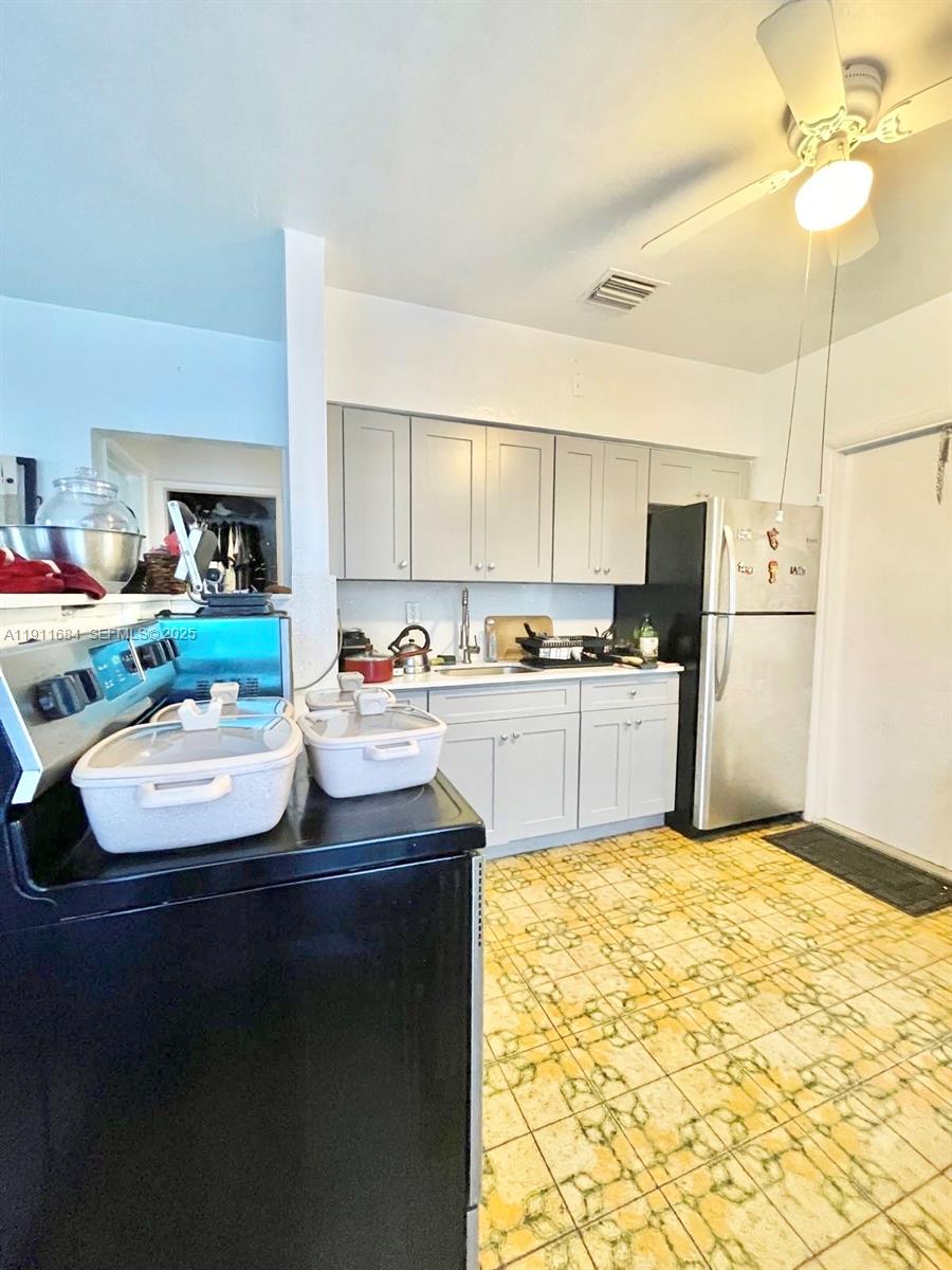   /  1645 кв.футов $ 2025-12-17 0 Фото