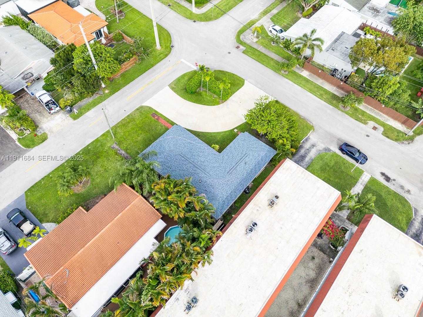   /  1645 кв.футов $ 2025-12-17 0 Фото