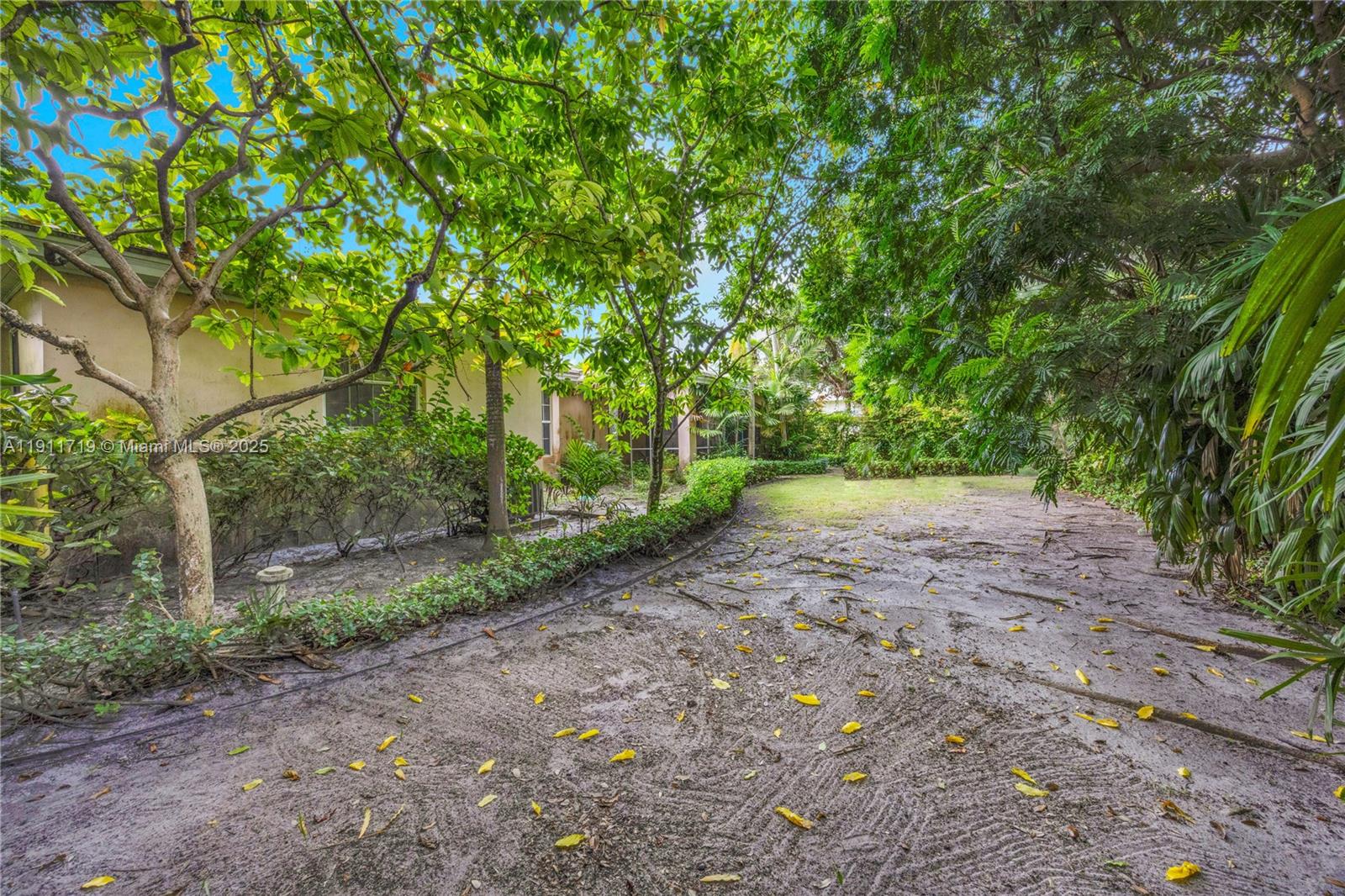   /   sq. ft. $ 2025-11-10 0 Photo