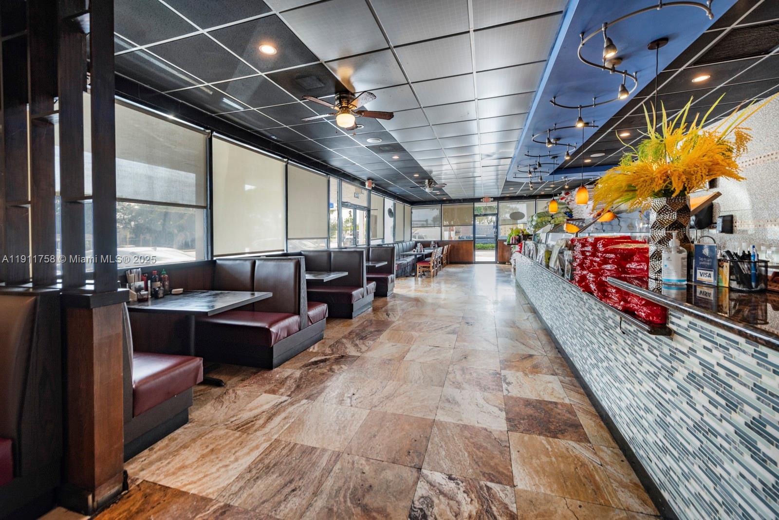   /   sq. ft. $ 2025-11-10 0 foto