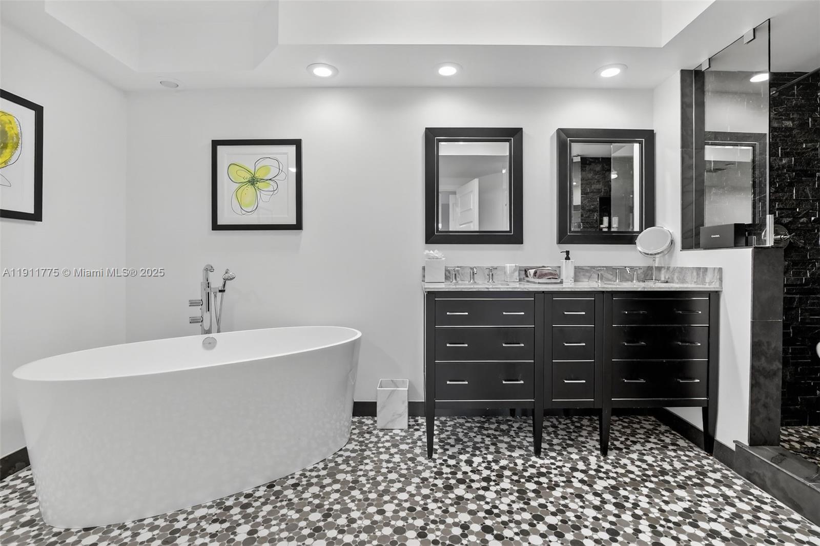 Photo of 20281 Country Club Dr  #1704, Aventura, Florida, 33180 - 