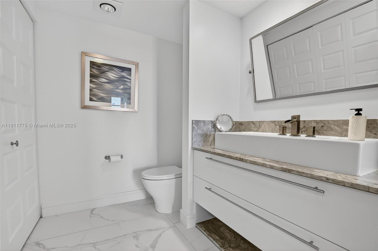 Photo of 20281 Country Club Dr  #1704, Aventura, Florida, 33180 - 