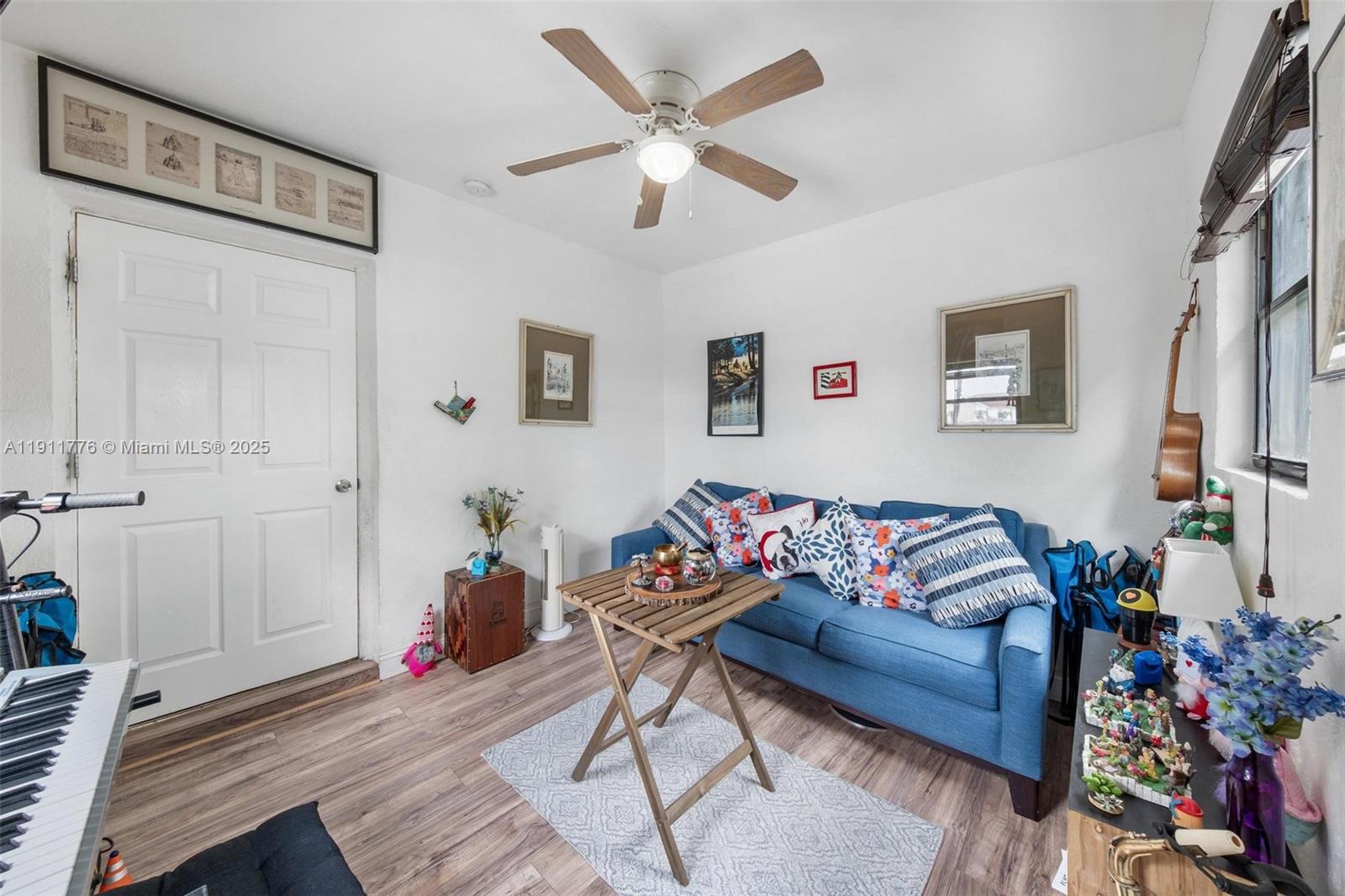   /  1832 кв.футов $ 2025-11-10 0 Фото