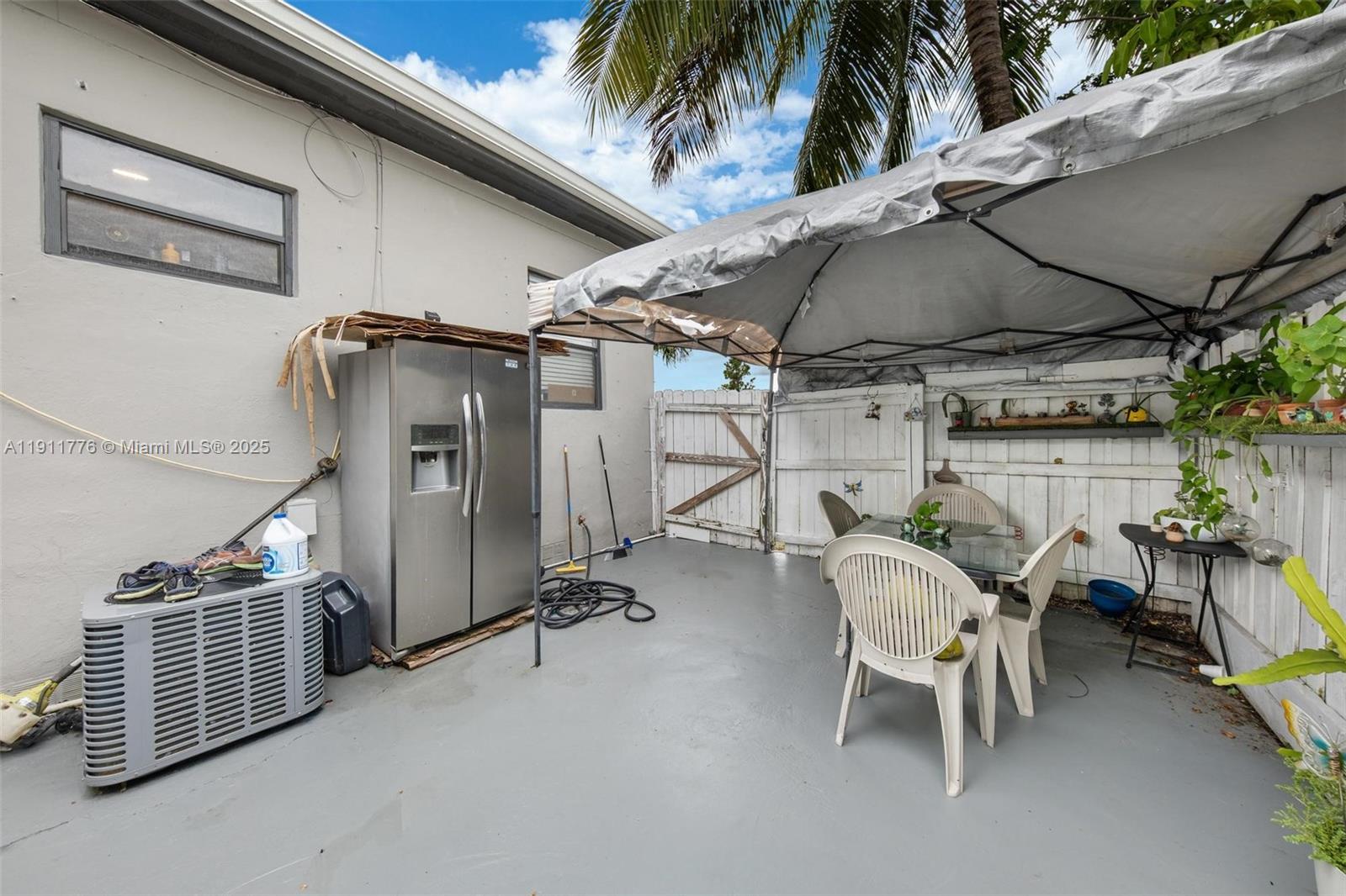   /  1832 кв.футов $ 2025-11-10 0 Фото