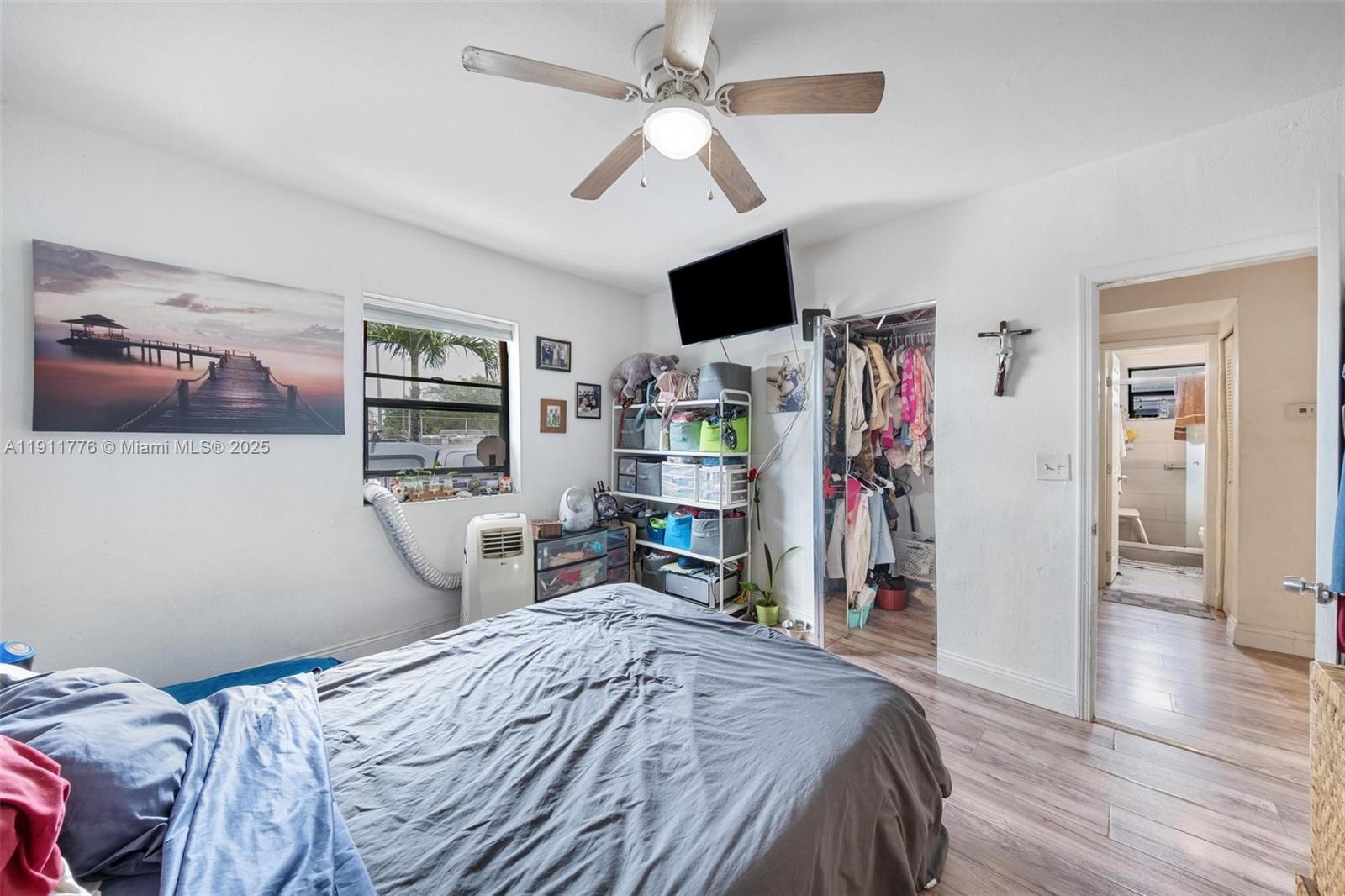   /  1832 кв.футов $ 2025-11-10 0 Фото