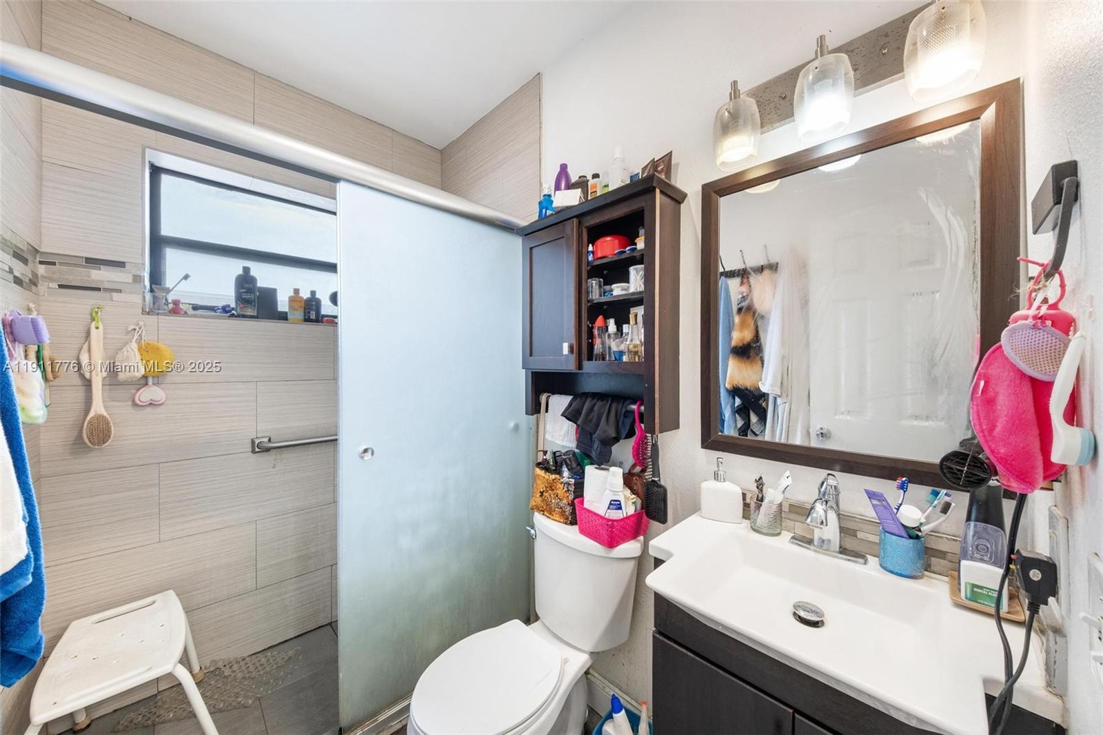   /  1832 кв.футов $ 2025-11-10 0 Фото