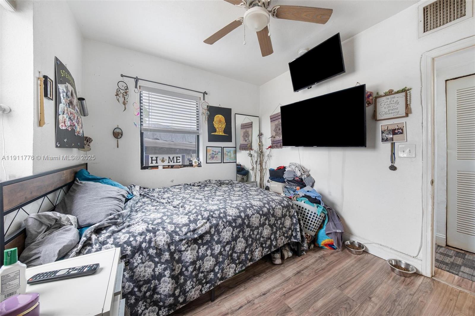   /  1832 кв.футов $ 2025-11-10 0 Фото