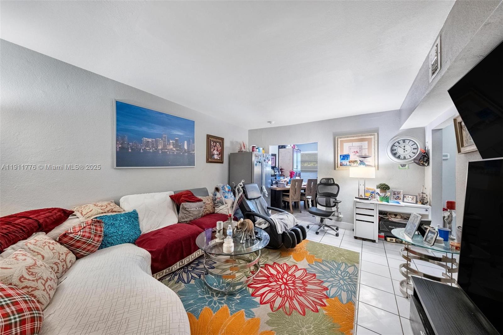   /  1832 кв.футов $ 2025-11-10 0 Фото