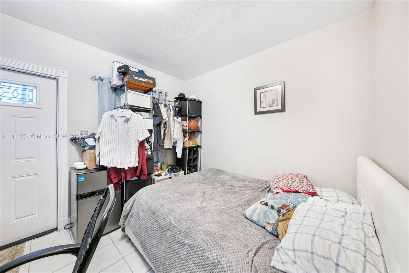   /  1832 кв.футов $ 2025-11-10 0 Фото