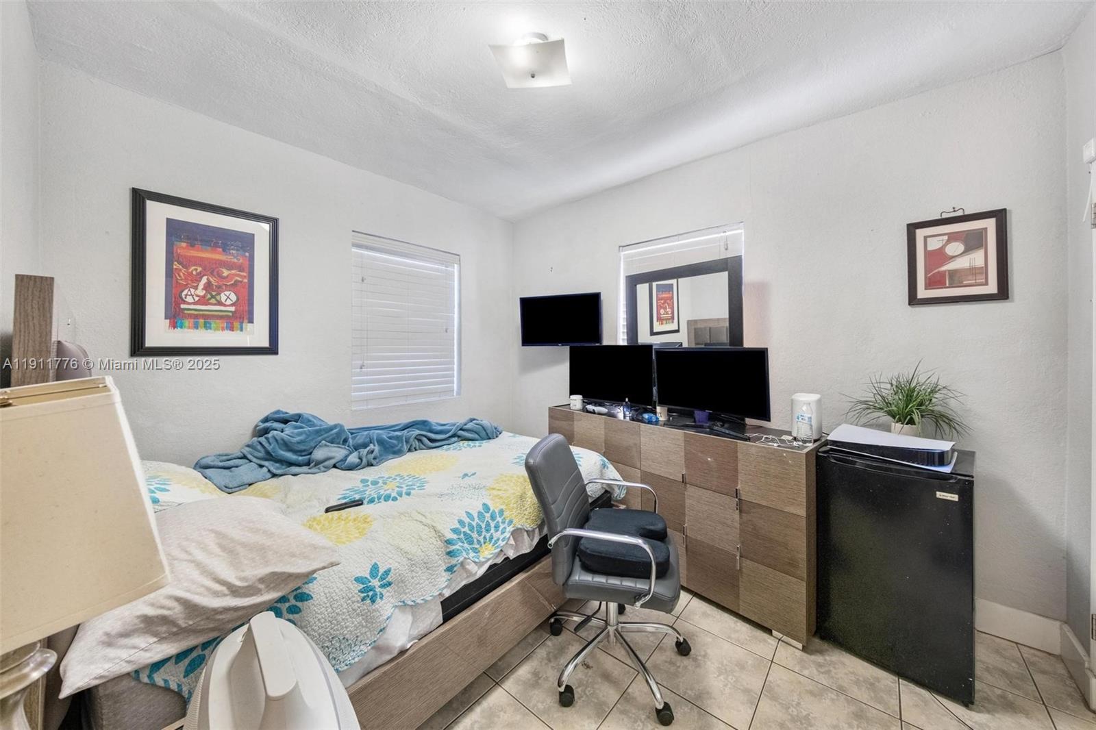   /  1832 кв.футов $ 2025-11-10 0 Фото