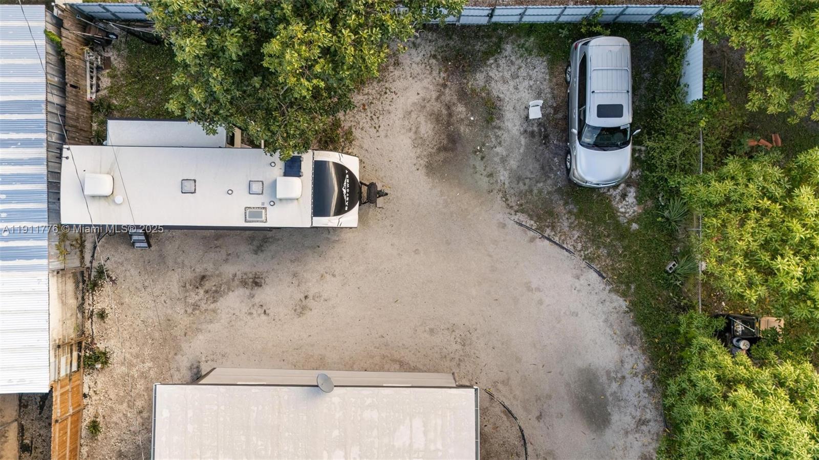   /  1832 кв.футов $ 2025-11-10 0 Фото