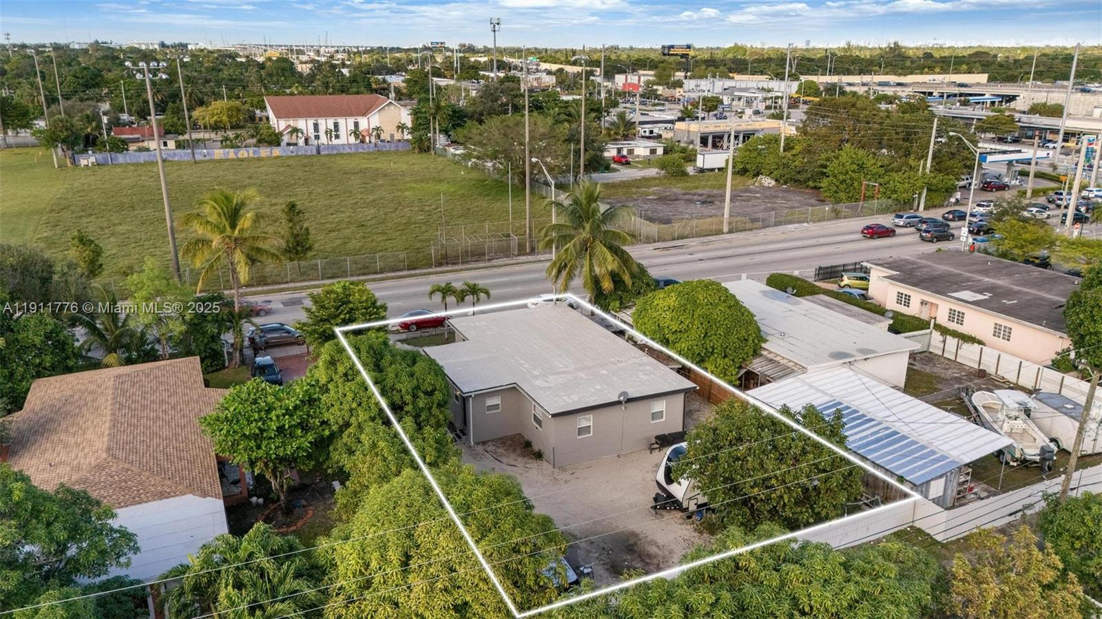   /  1832 кв.футов $ 2025-11-10 0 Фото