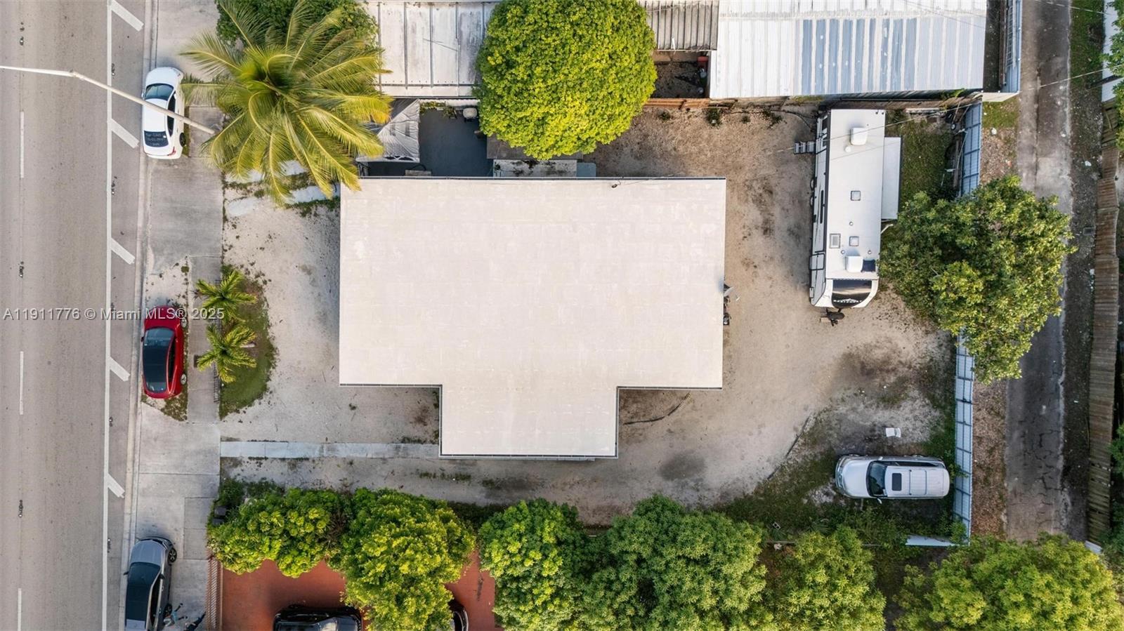   /  1832 кв.футов $ 2025-11-10 0 Фото