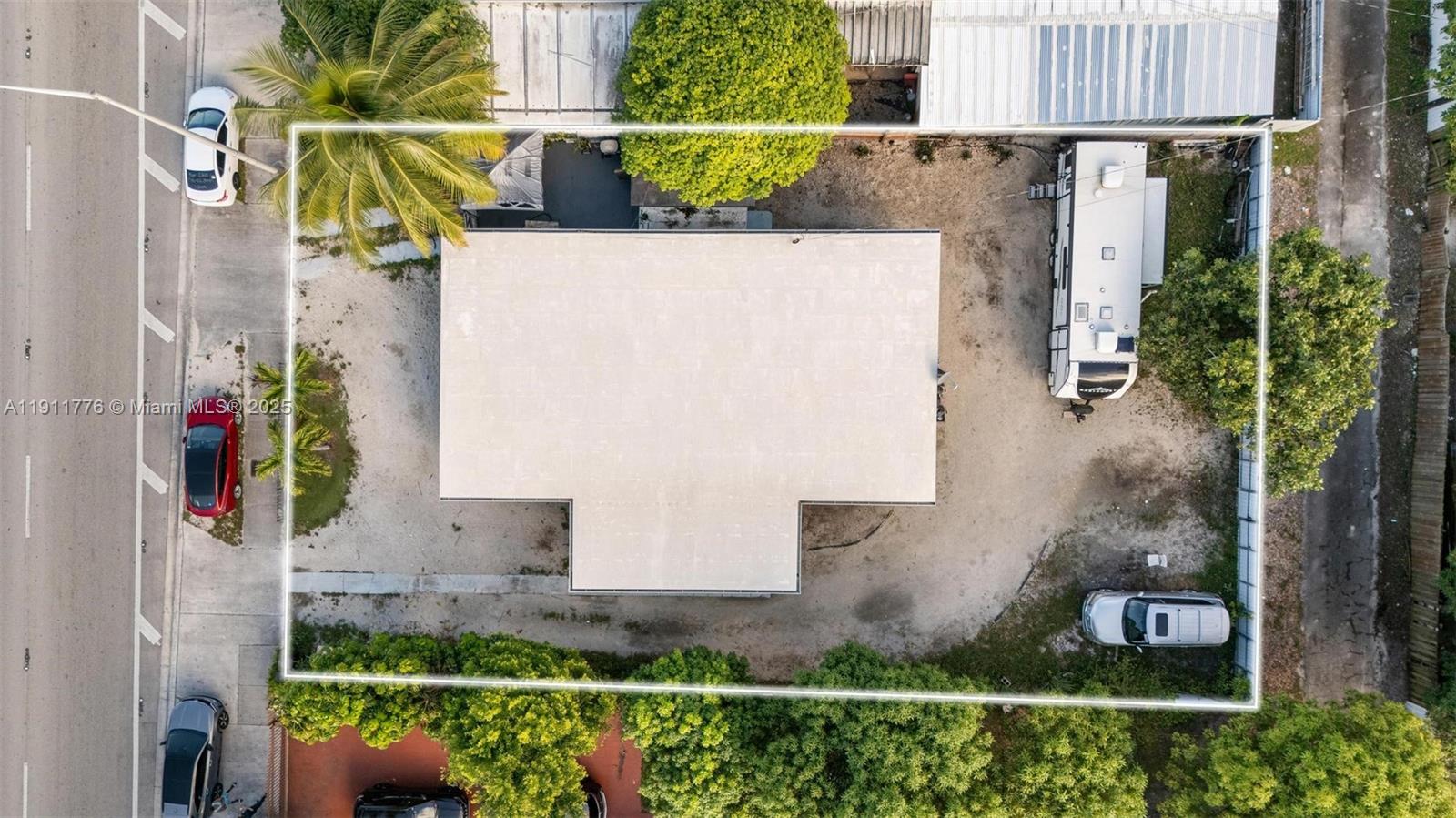   /  1832 кв.футов $ 2025-11-10 0 Фото