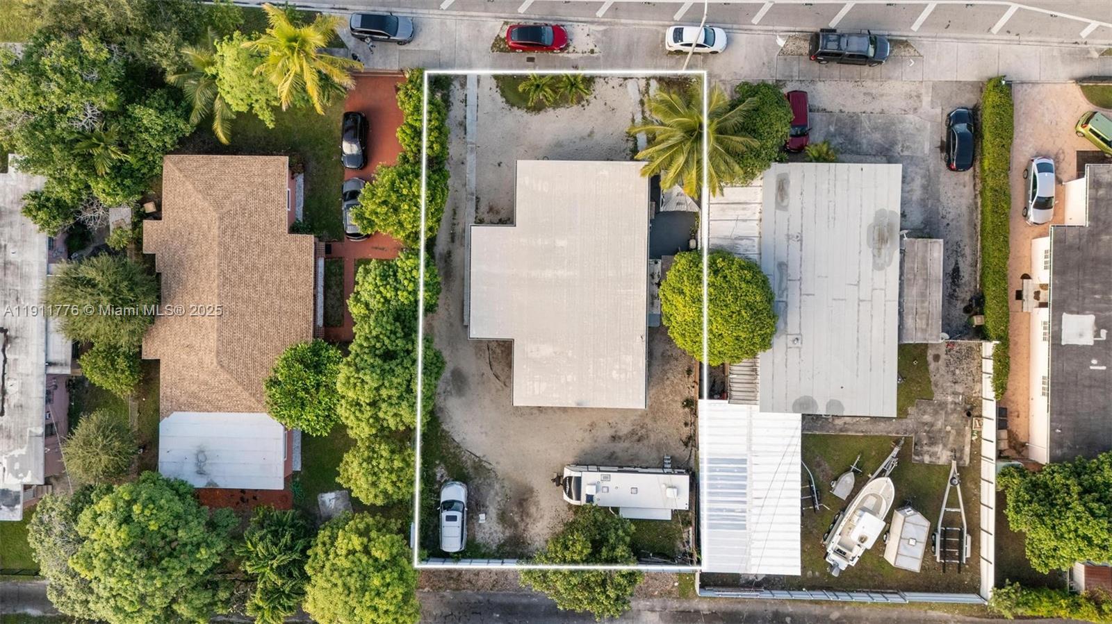   /  1832 кв.футов $ 2025-11-10 0 Фото