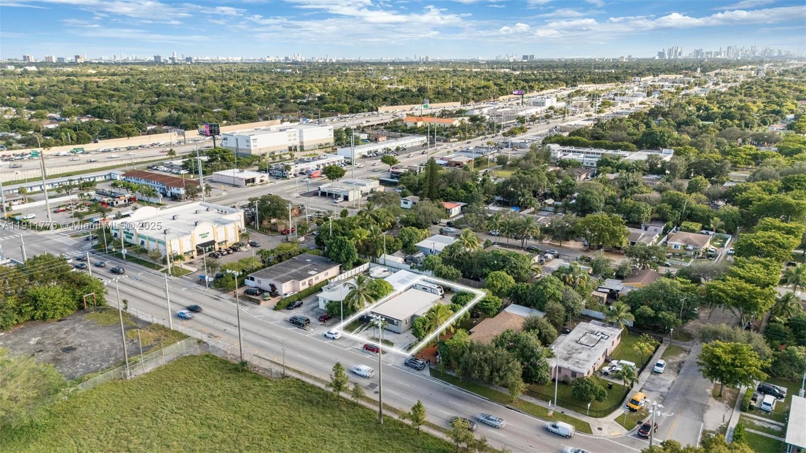   /  1832 кв.футов $ 2025-11-10 0 Фото