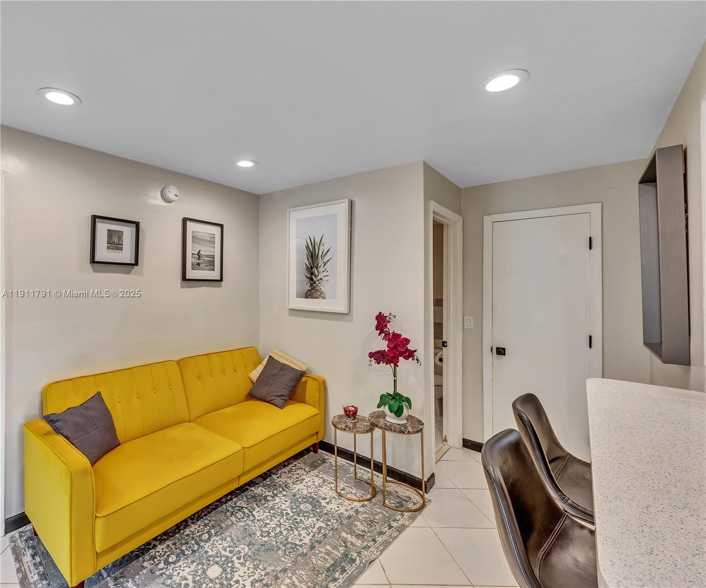   /  1021 sq. ft. $ 2025-11-10 0 Photo