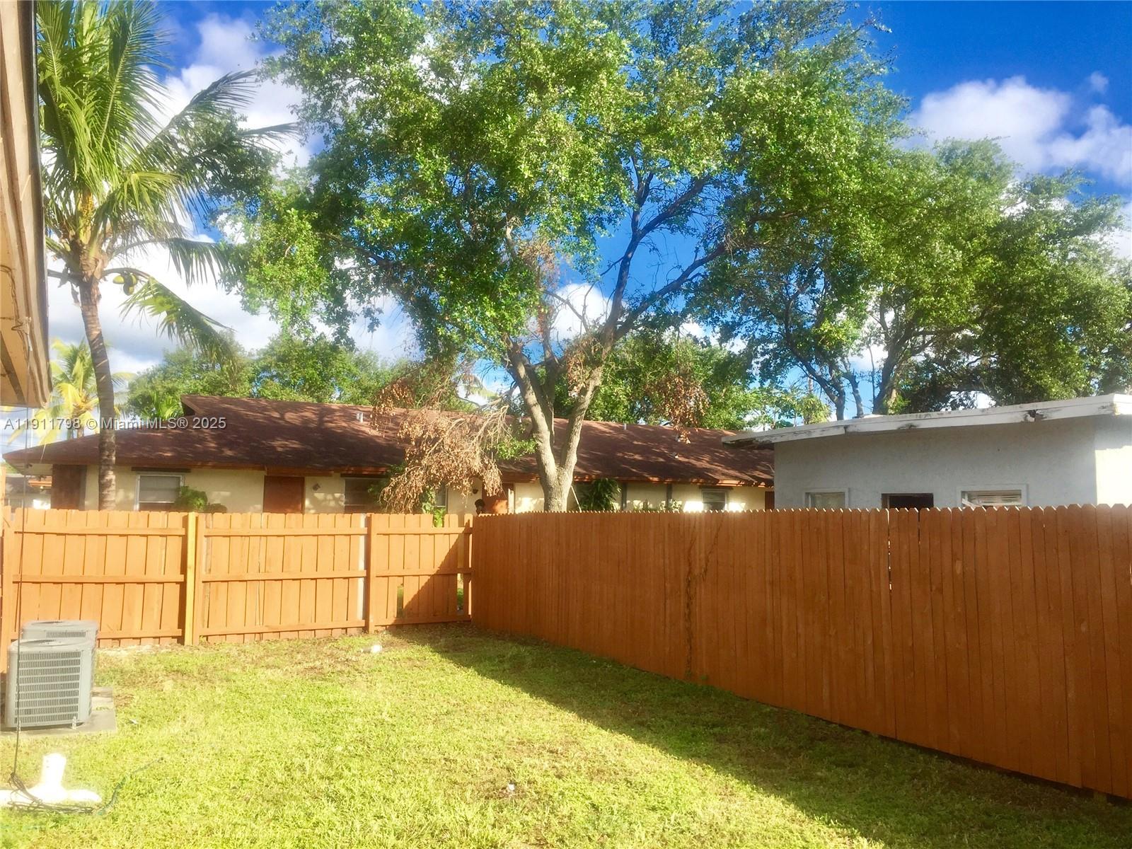   /  1028 кв.футов $ 2025-11-10 0 Фото