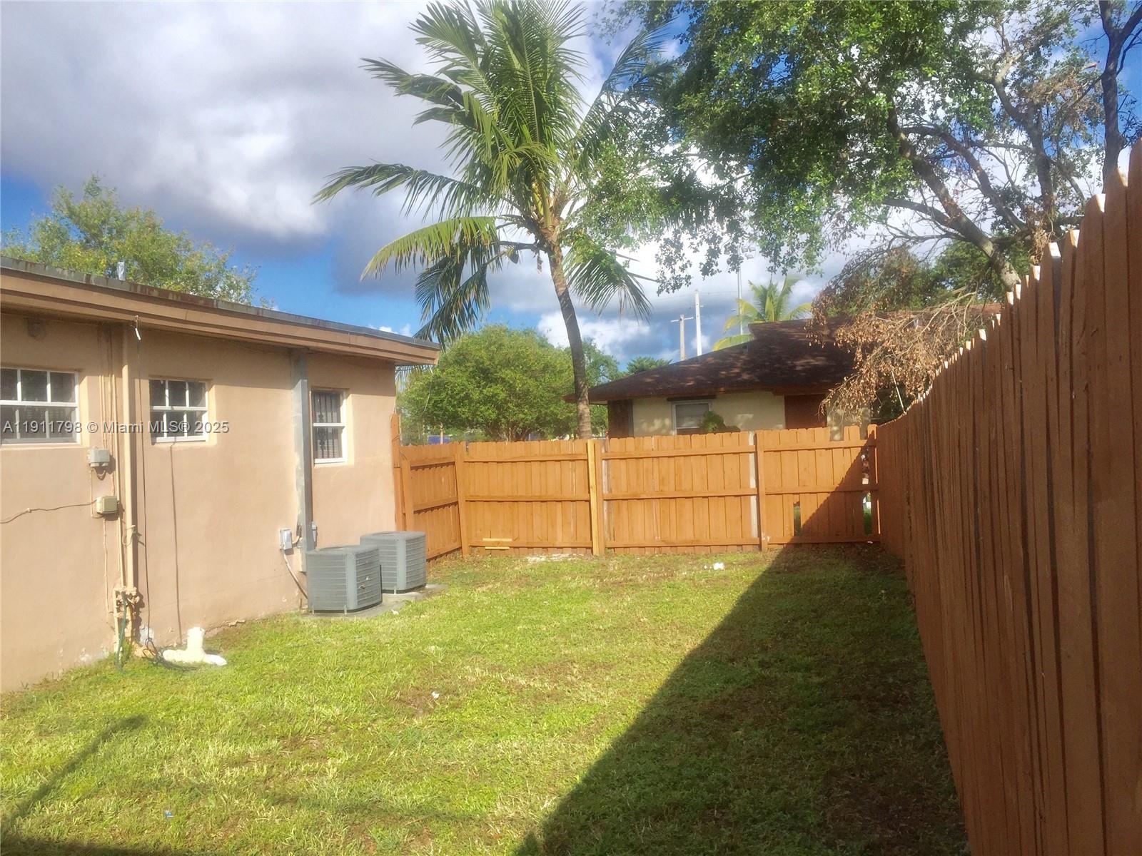   /  1028 кв.футов $ 2025-11-10 0 Фото