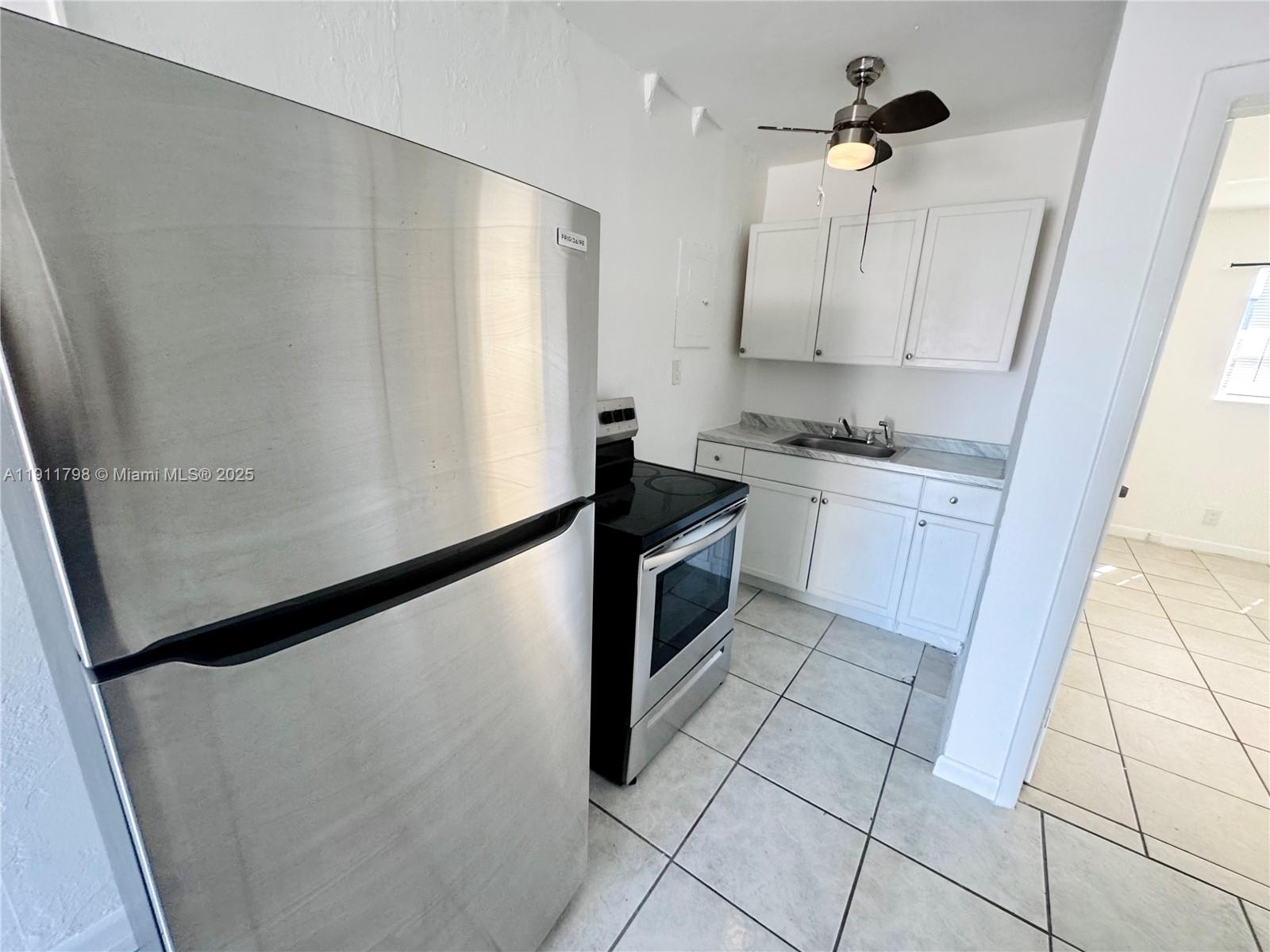   /  1028 кв.футов $ 2025-11-10 0 Фото