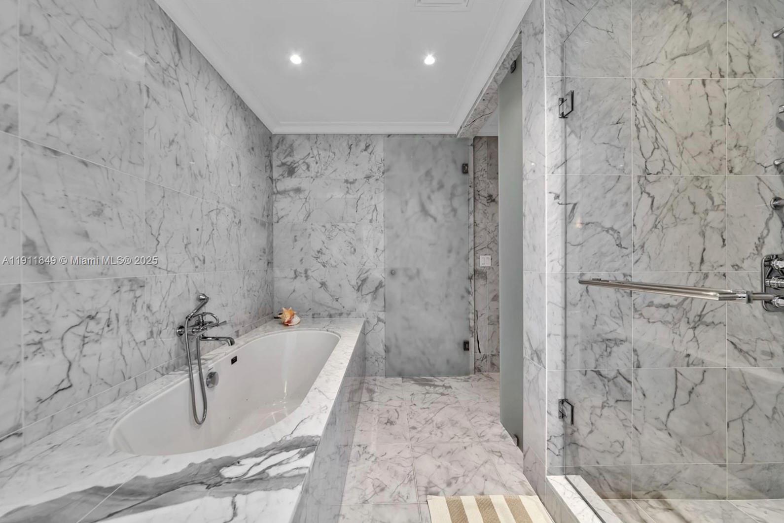 Ver detalles 703 2 / 3 1447 sq. ft. $ 2025-11-10 0 foto