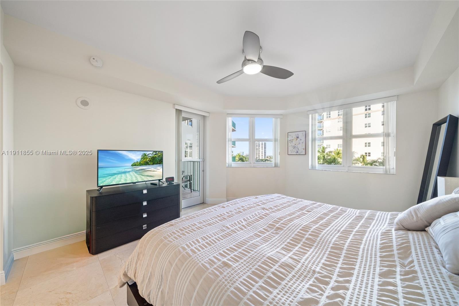 Photo of 19900 Country Club Dr  #816, Aventura, Florida, 33180 - 