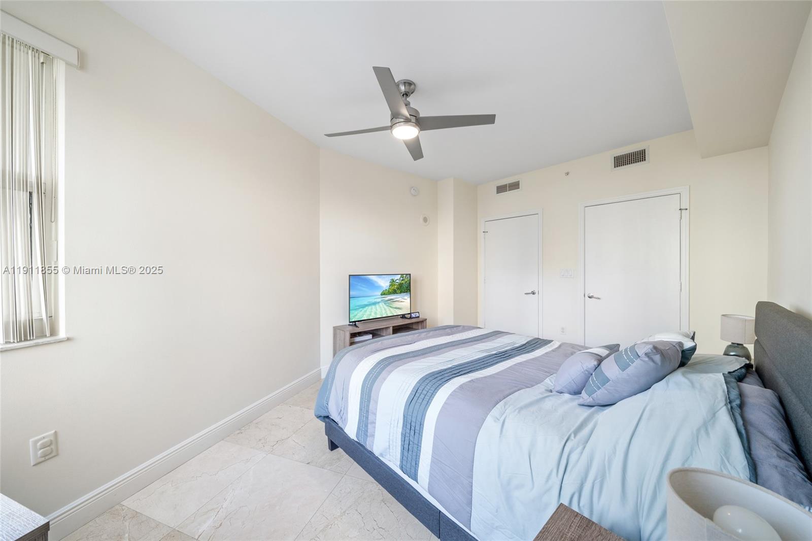 Photo of 19900 Country Club Dr  #816, Aventura, Florida, 33180 - 