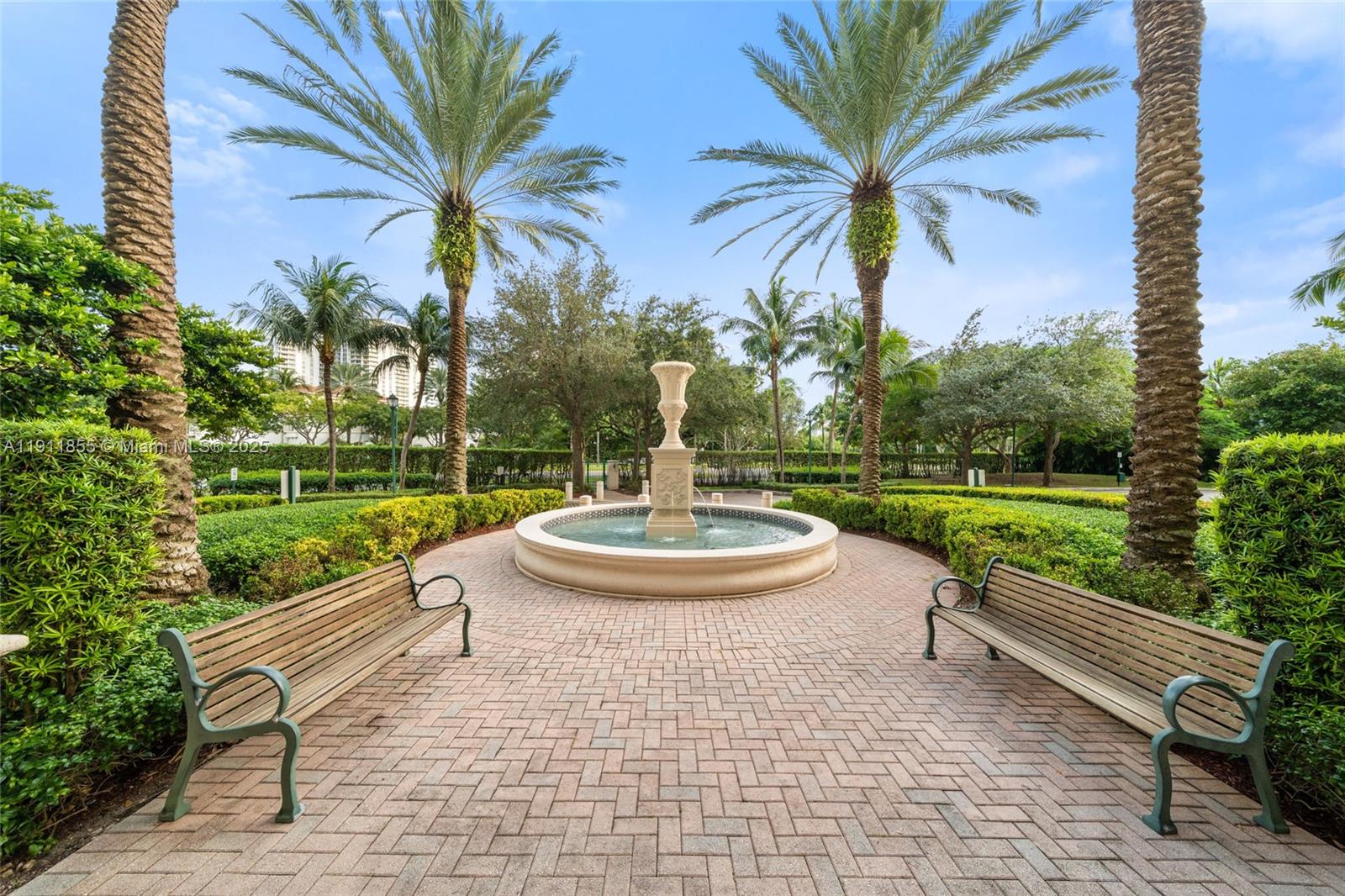 Photo of 19900 Country Club Dr  #816, Aventura, Florida, 33180 - 