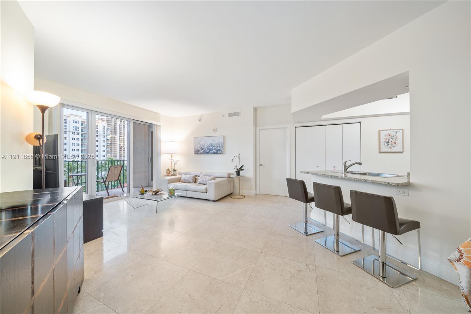 Photo of 19900 Country Club Dr  #816, Aventura, Florida, 33180 - 