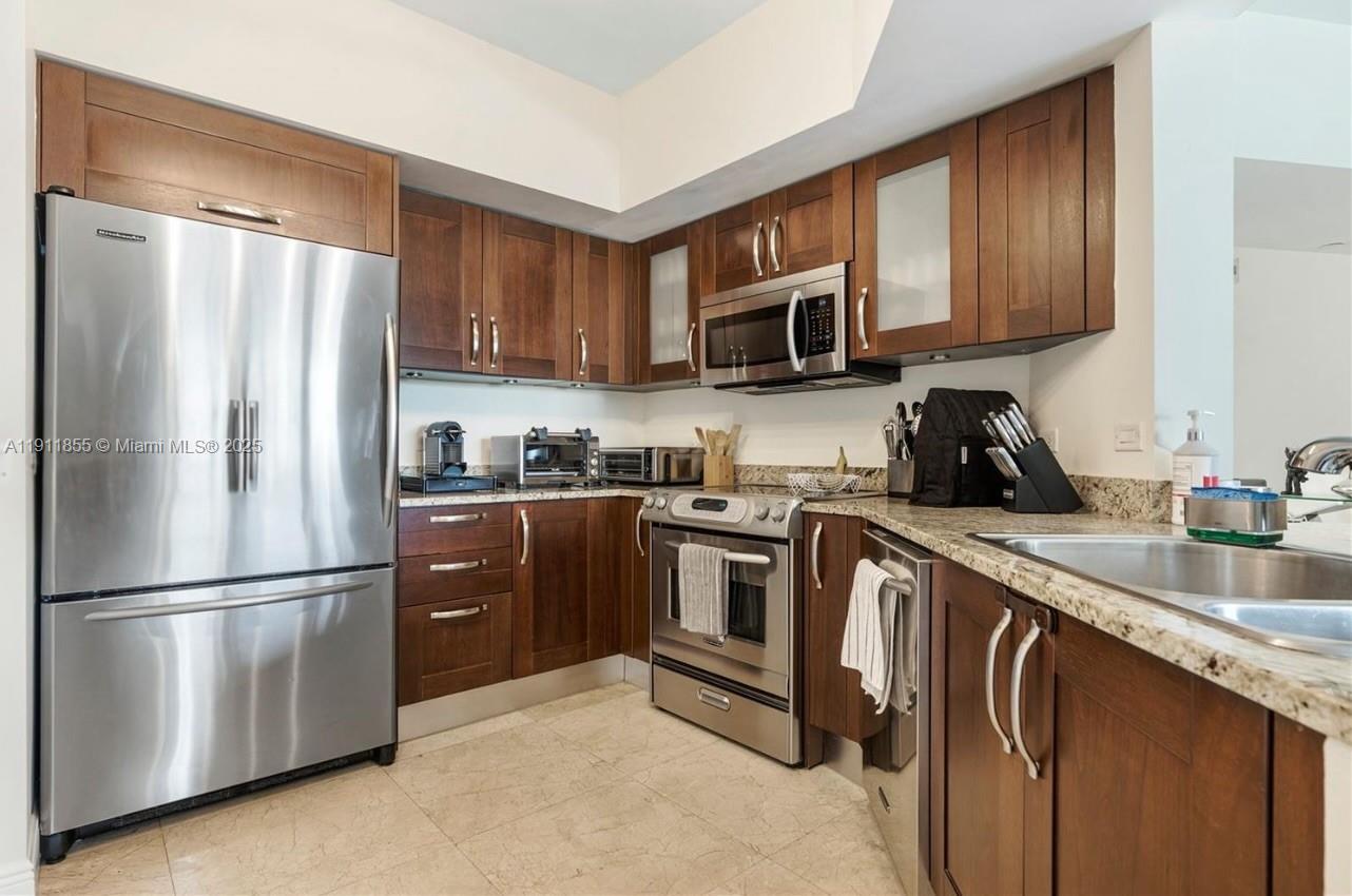 Photo of 19900 Country Club Dr  #816, Aventura, Florida, 33180 - 