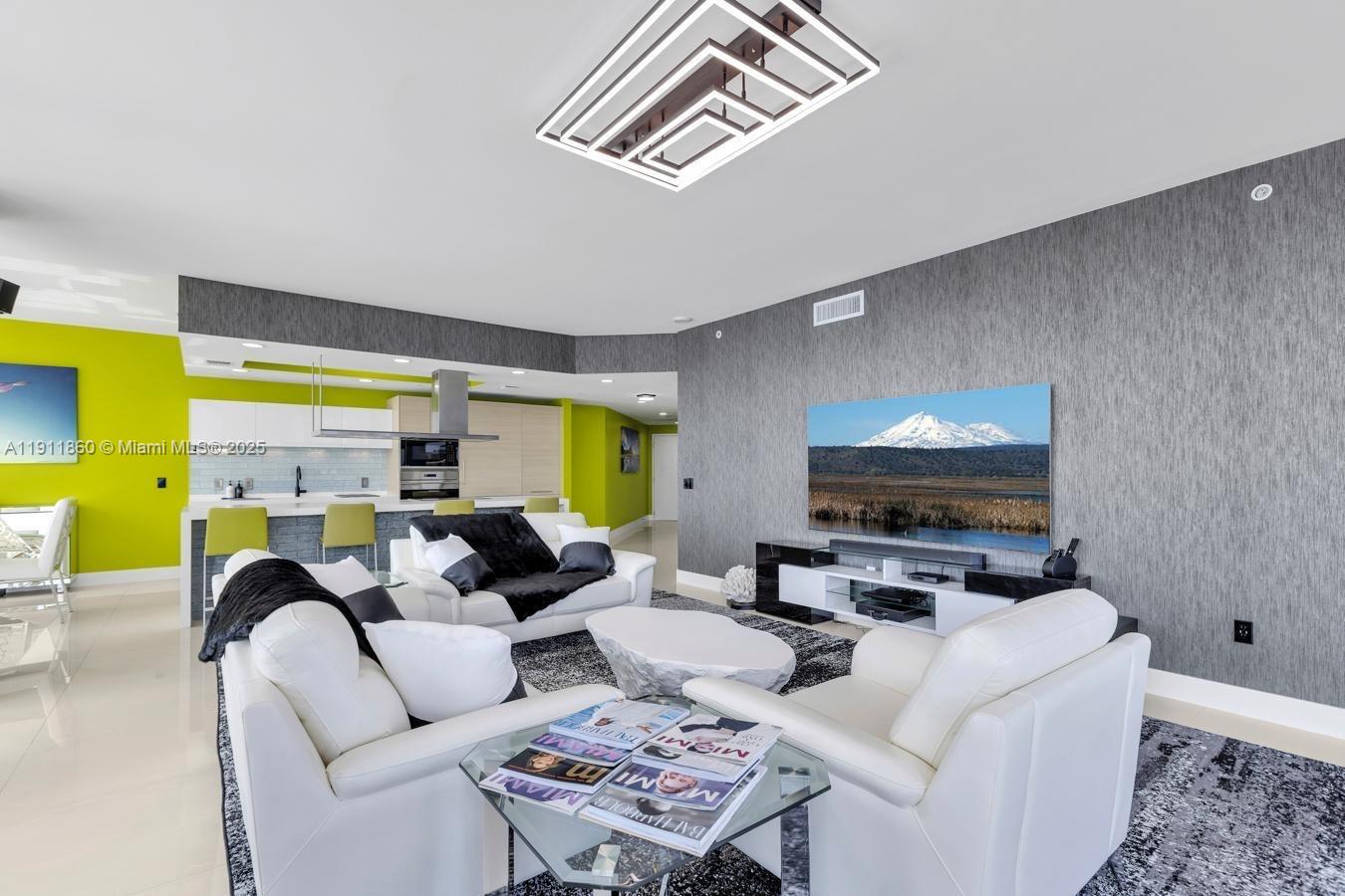 Photo of 17111 Biscayne Blvd #909, North Miami Beach, Florida, 33160 -