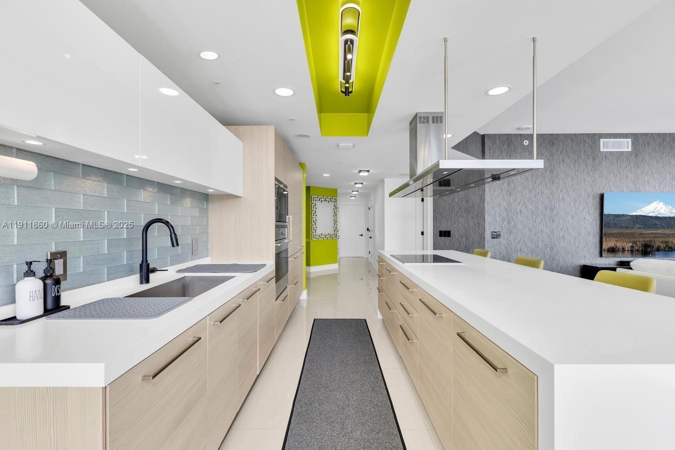 Photo of 17111 Biscayne Blvd #909, North Miami Beach, Florida, 33160 -