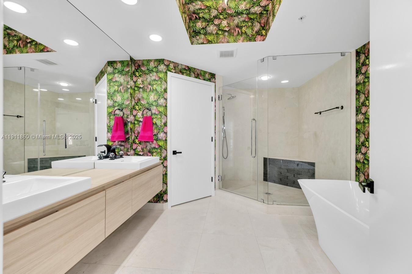 Photo of 17111 Biscayne Blvd #909, North Miami Beach, Florida, 33160 -