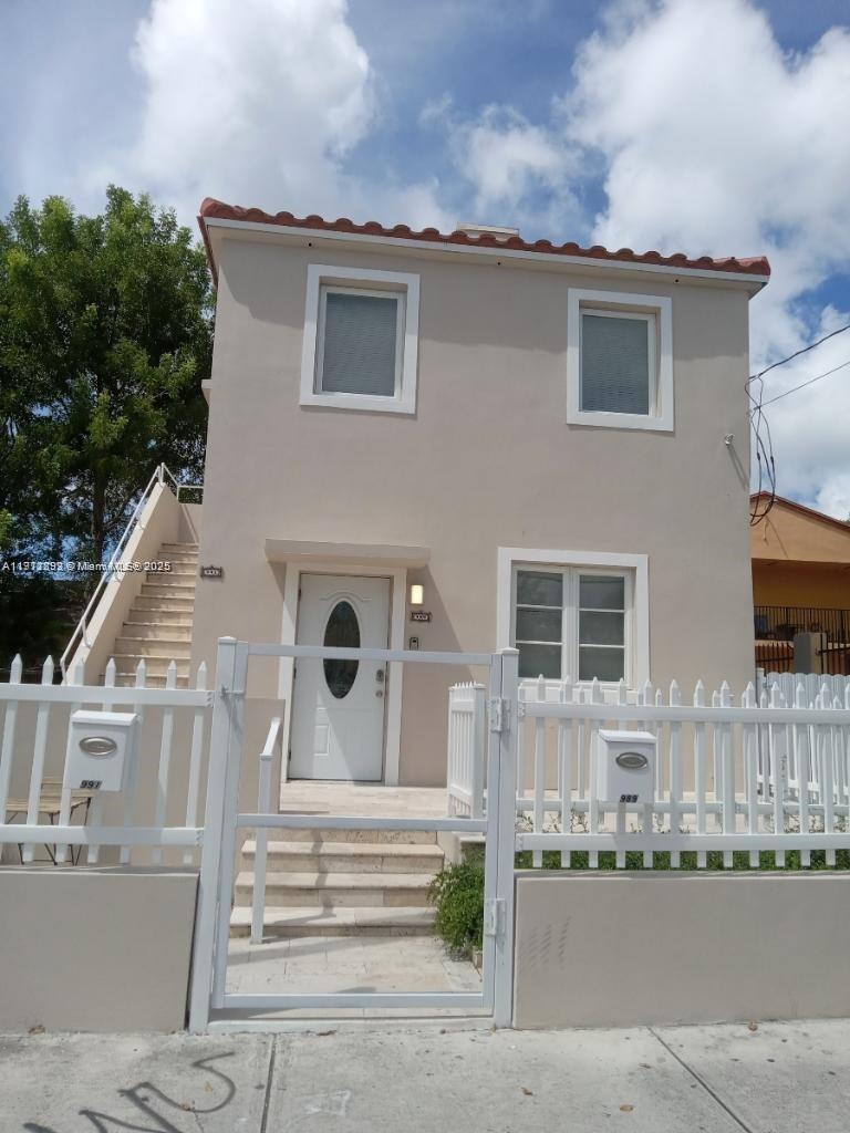   /  1140 кв.футов $ 2025-11-11 0 Фото