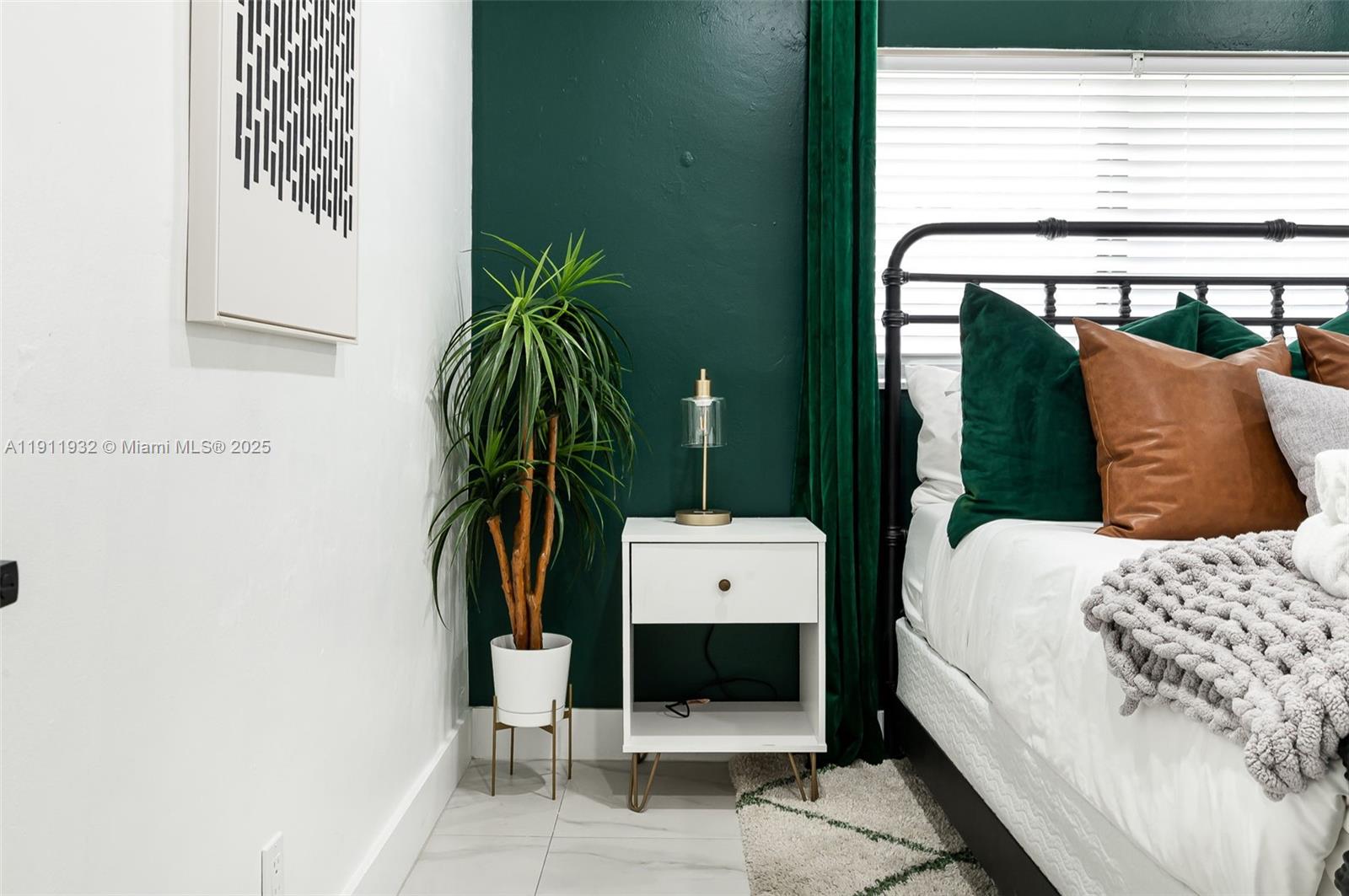   /  2280 sq. ft. $ 2025-11-11 0 Photo