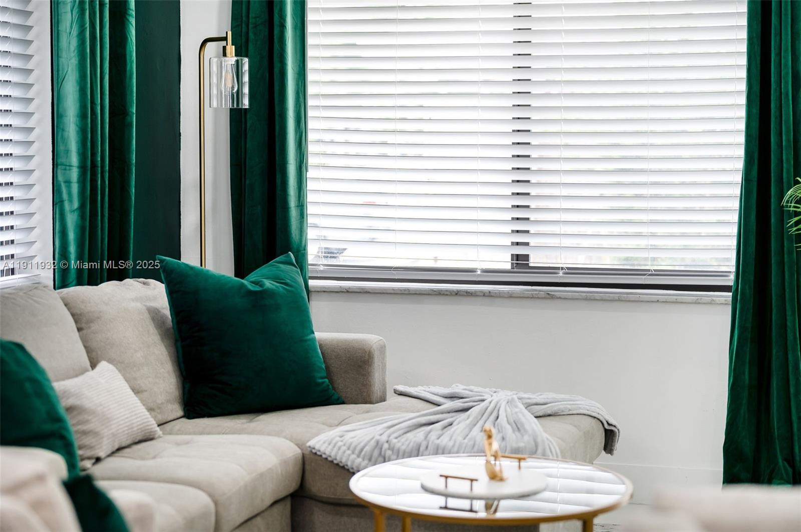   /  2280 sq. ft. $ 2025-11-11 0 Photo