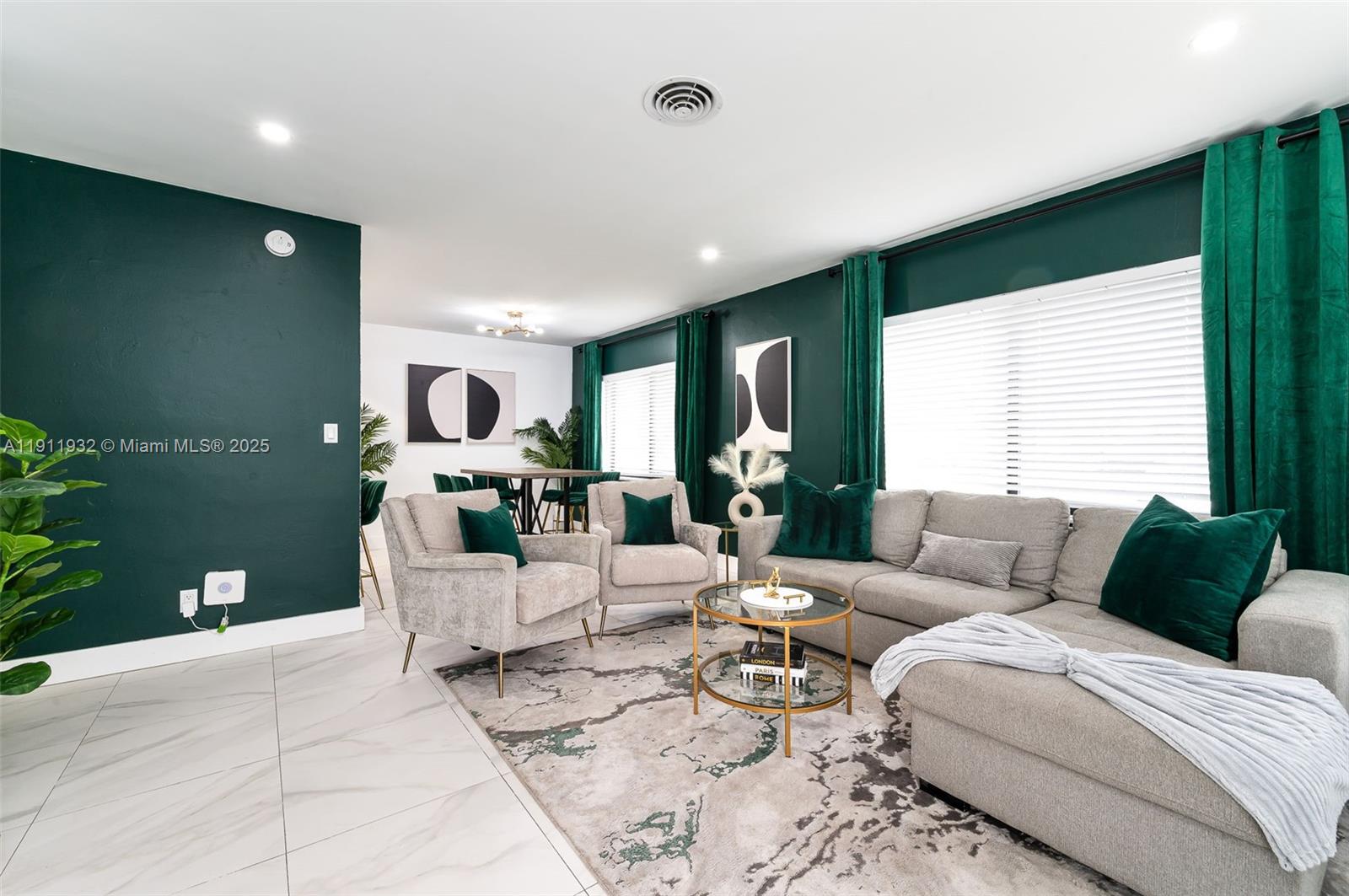   /  2280 sq. ft. $ 2025-11-11 0 Photo