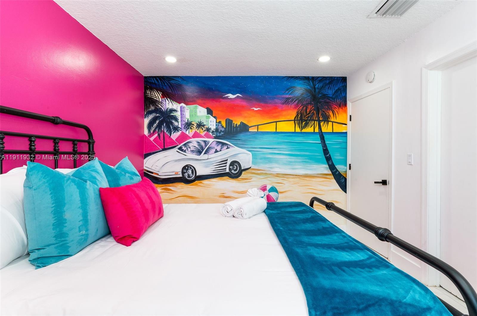   /  2280 sq. ft. $ 2025-11-11 0 Photo