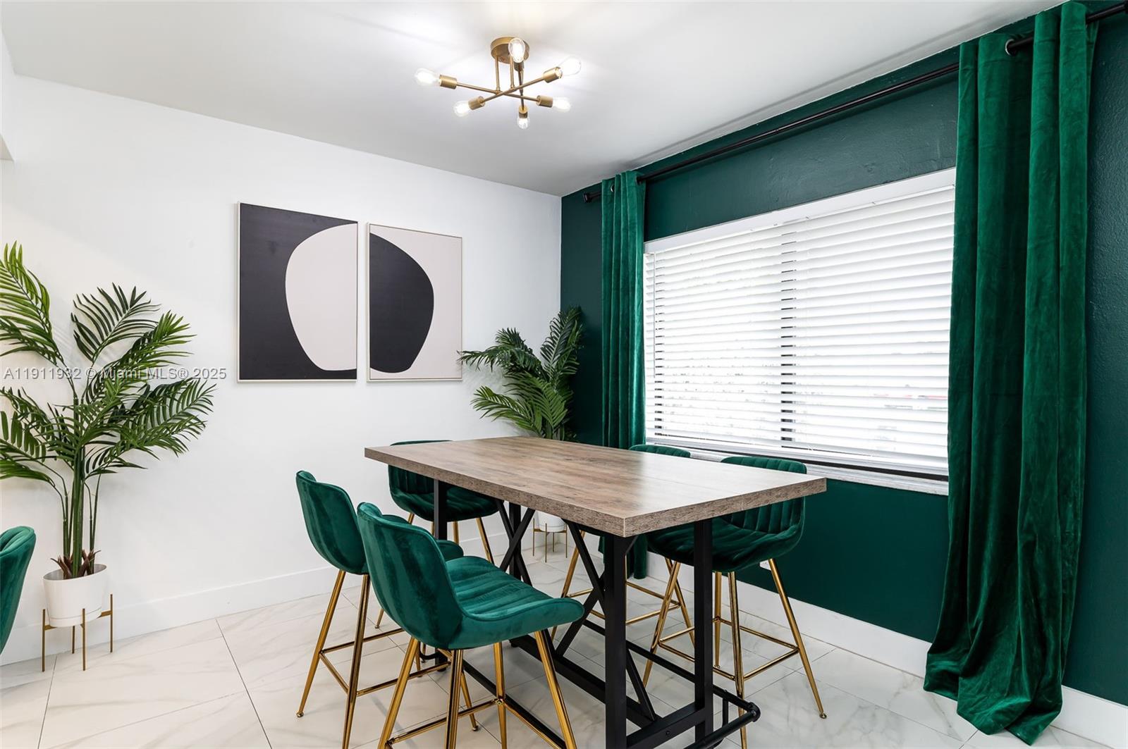   /  2280 sq. ft. $ 2025-11-11 0 Photo