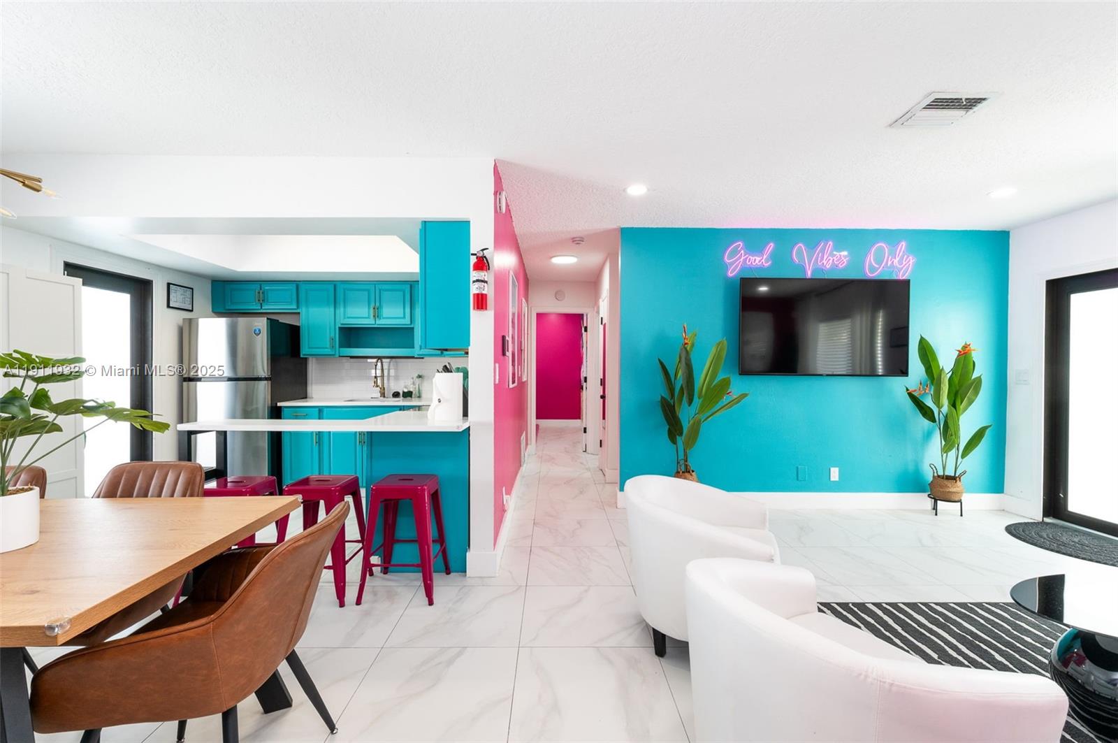   /  2280 sq. ft. $ 2025-11-11 0 Photo