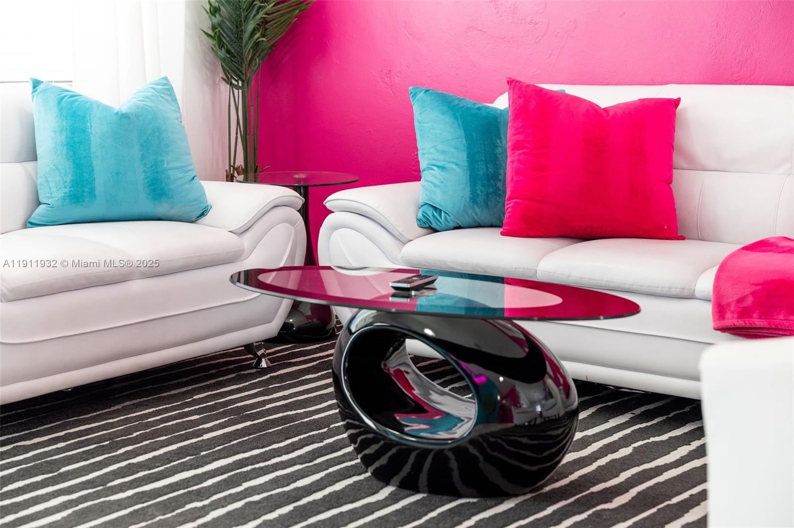   /  2280 sq. ft. $ 2025-11-11 0 Photo