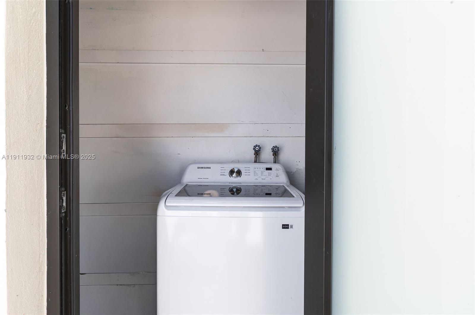   /  2280 sq. ft. $ 2025-11-11 0 Photo