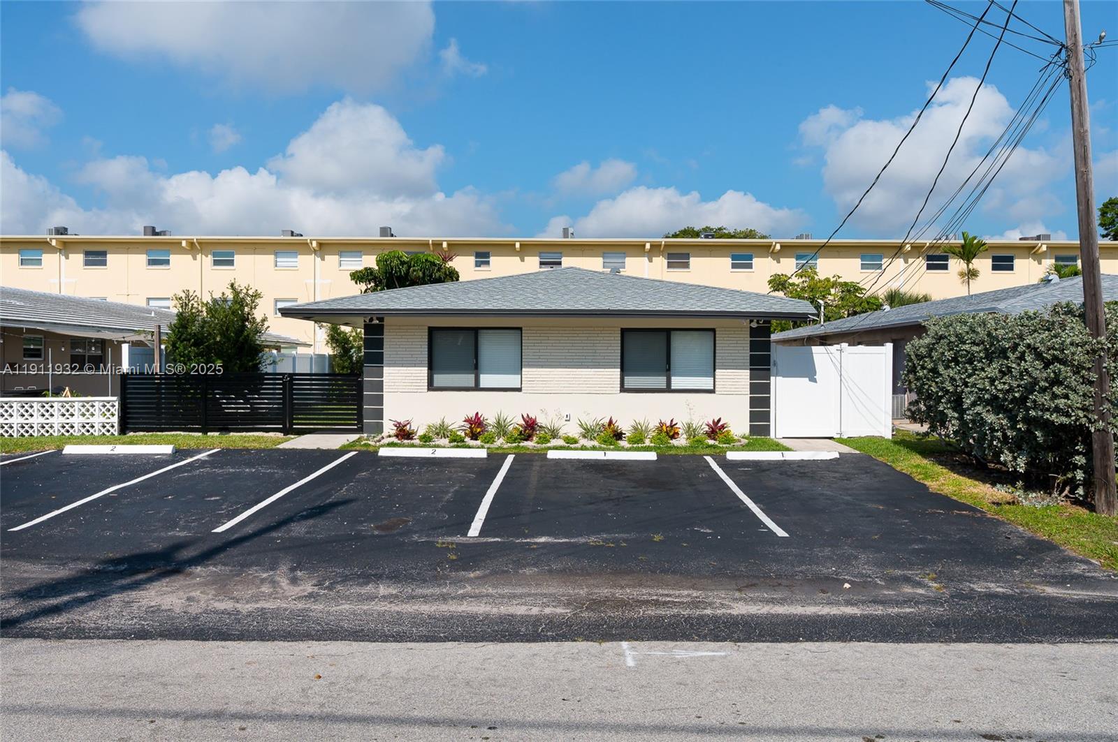   /  2280 sq. ft. $ 2025-11-11 0 Photo