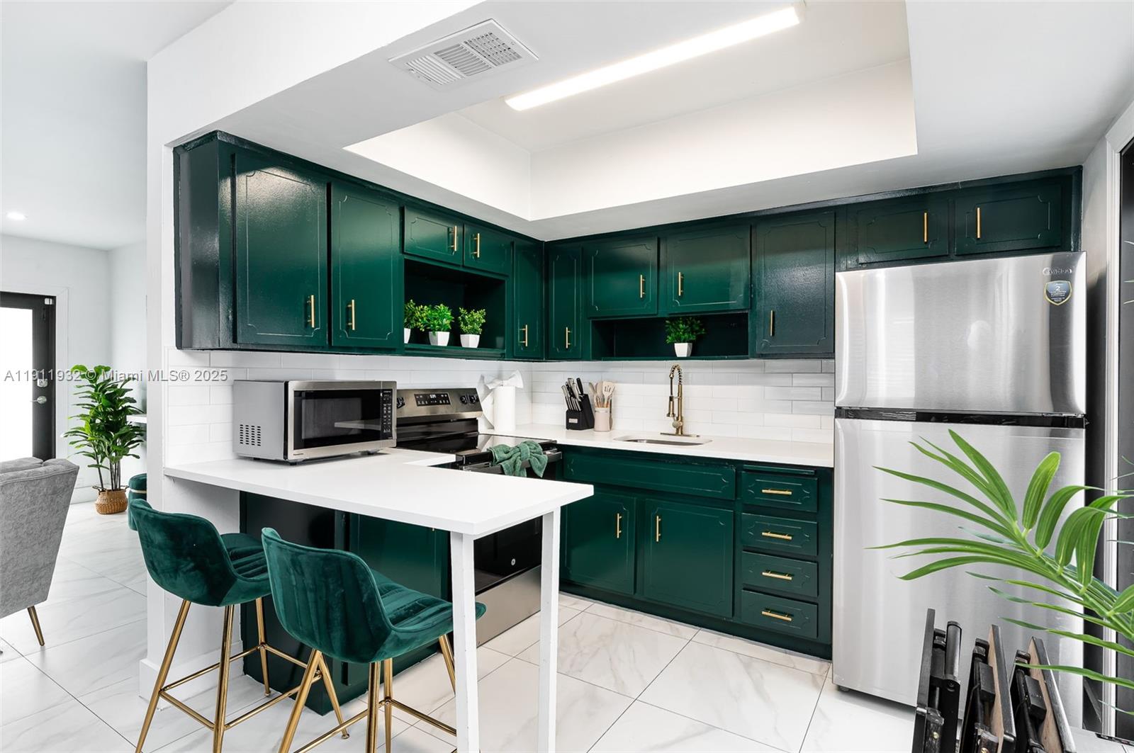   /  2280 sq. ft. $ 2025-11-11 0 Photo