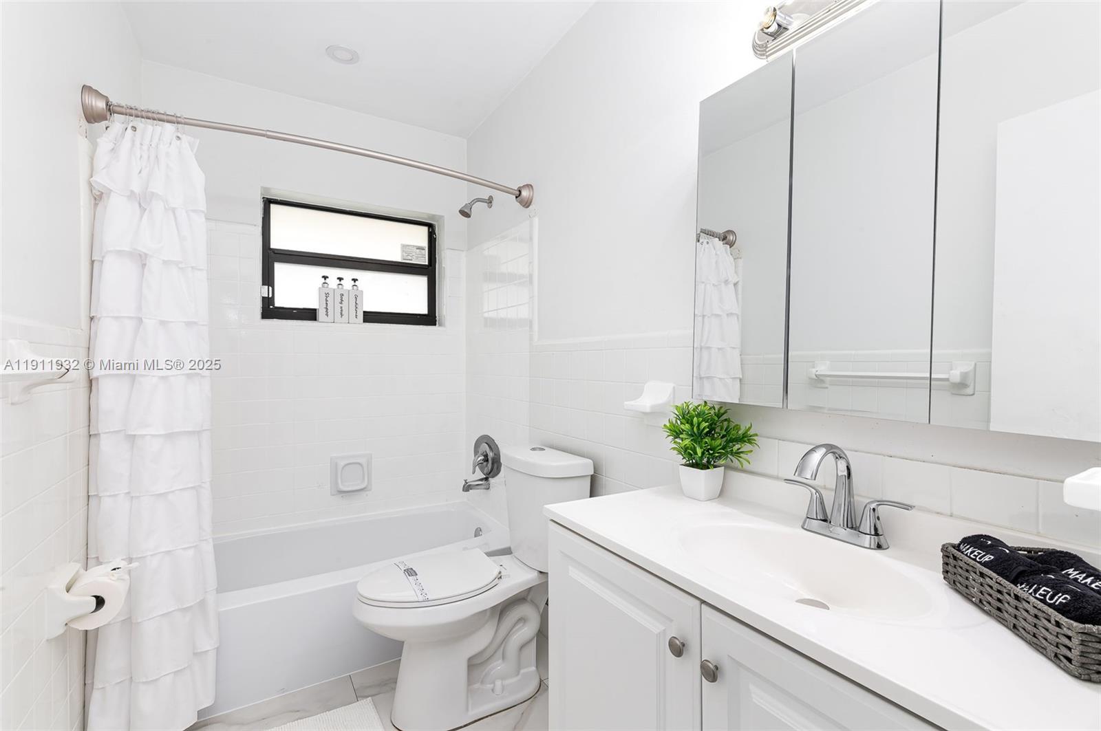   /  2280 sq. ft. $ 2025-11-11 0 Photo