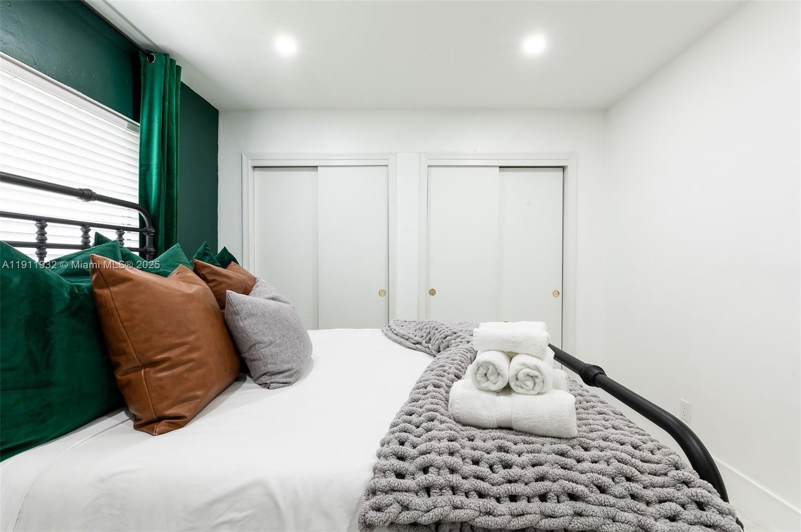   /  2280 sq. ft. $ 2025-11-11 0 Photo