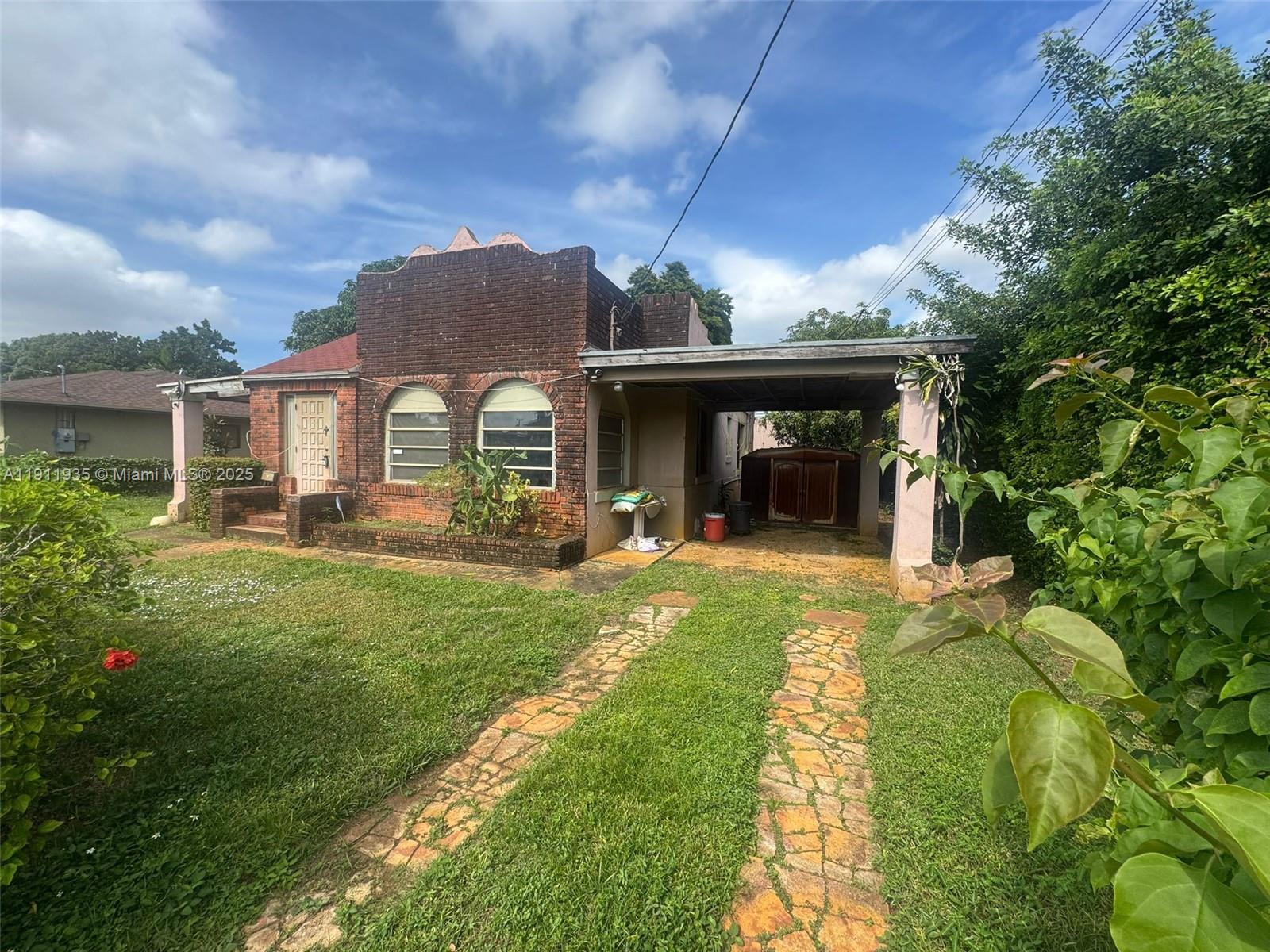   /  1601 кв.футов $ 2025-11-11 0 Фото