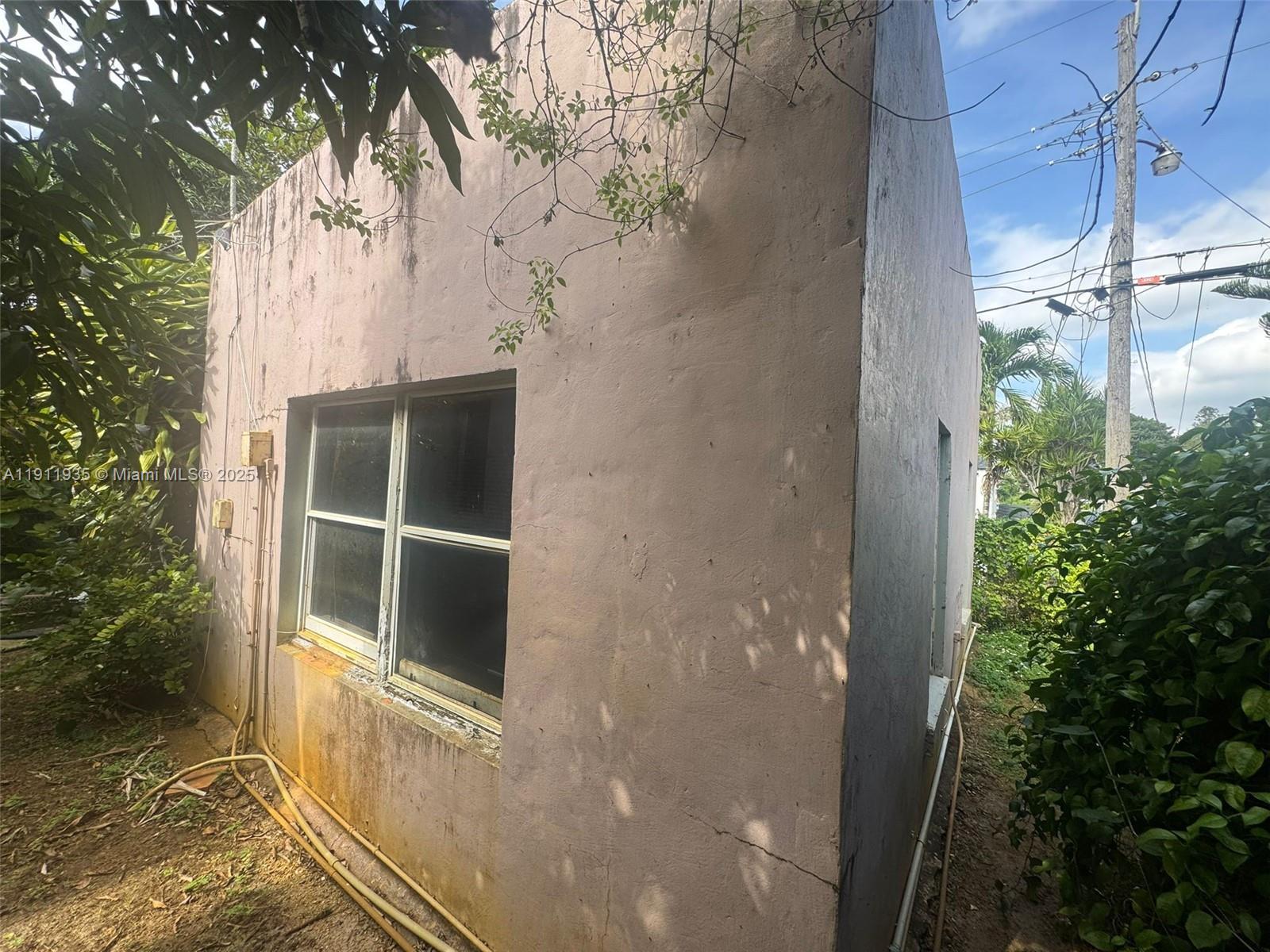   /  1601 кв.футов $ 2025-11-11 0 Фото