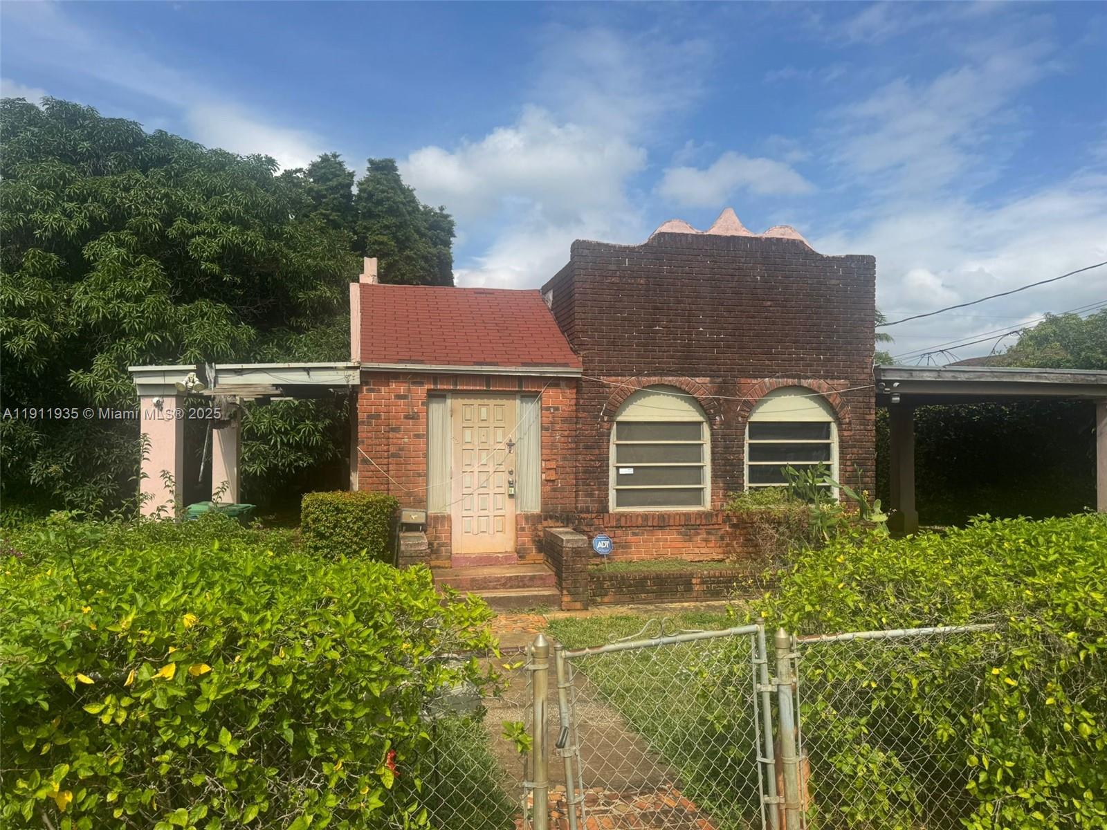   /  1601 кв.футов $ 2025-11-11 0 Фото