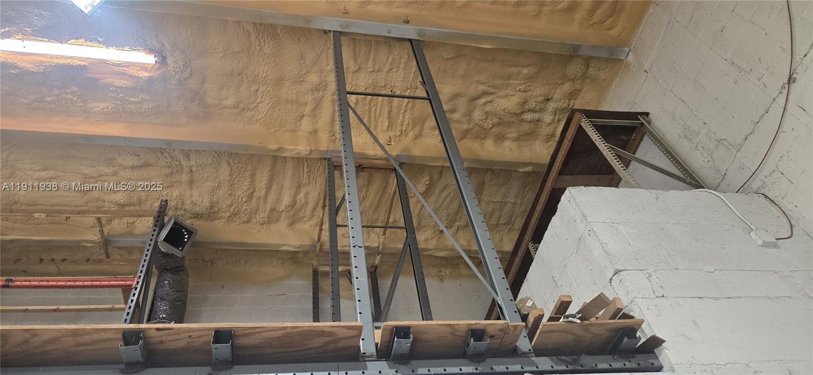 118  /   sq. ft. $ 2025-11-11 0 Photo